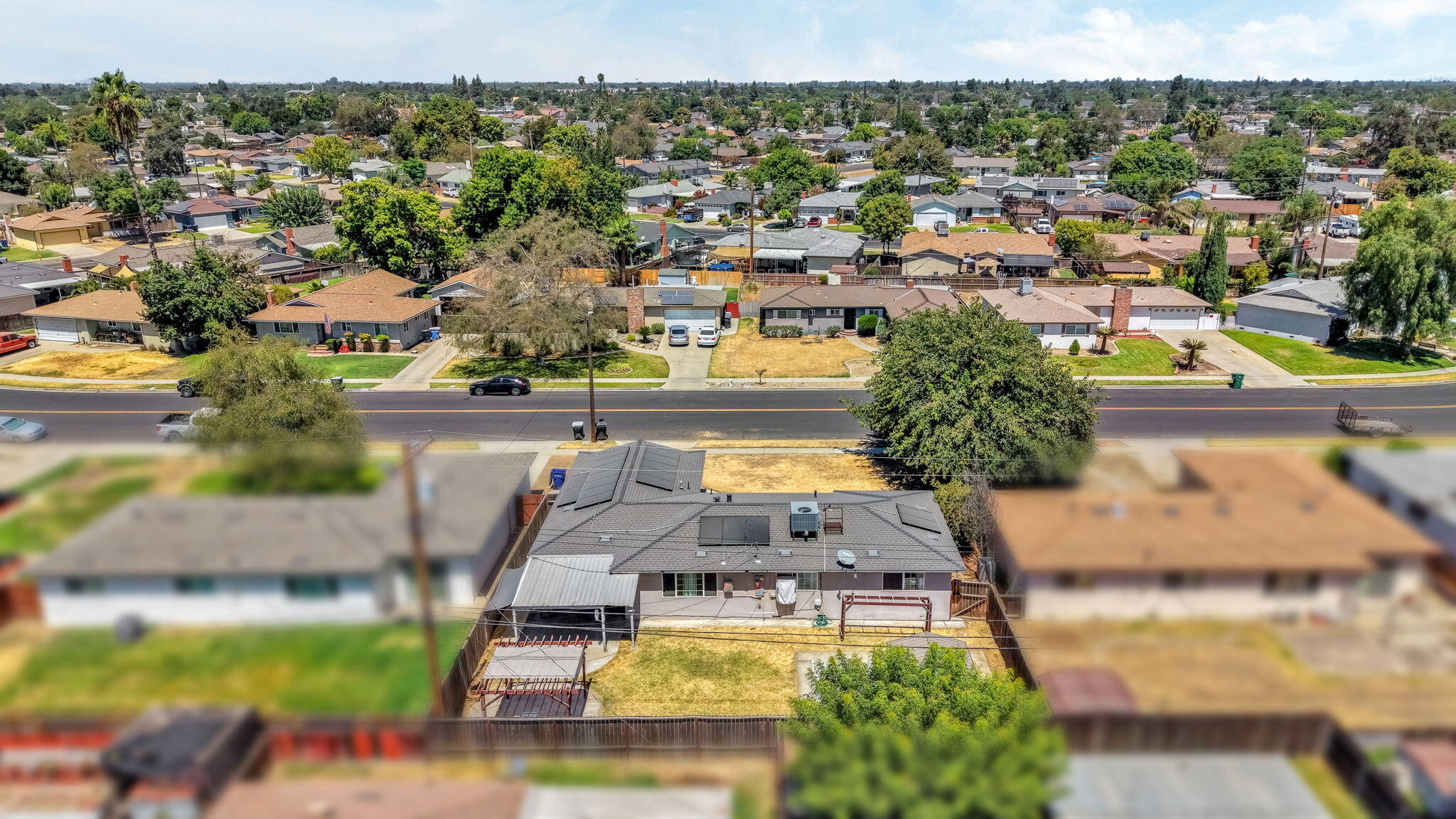2021 Fairmont Dr, Hanford, CA 93230