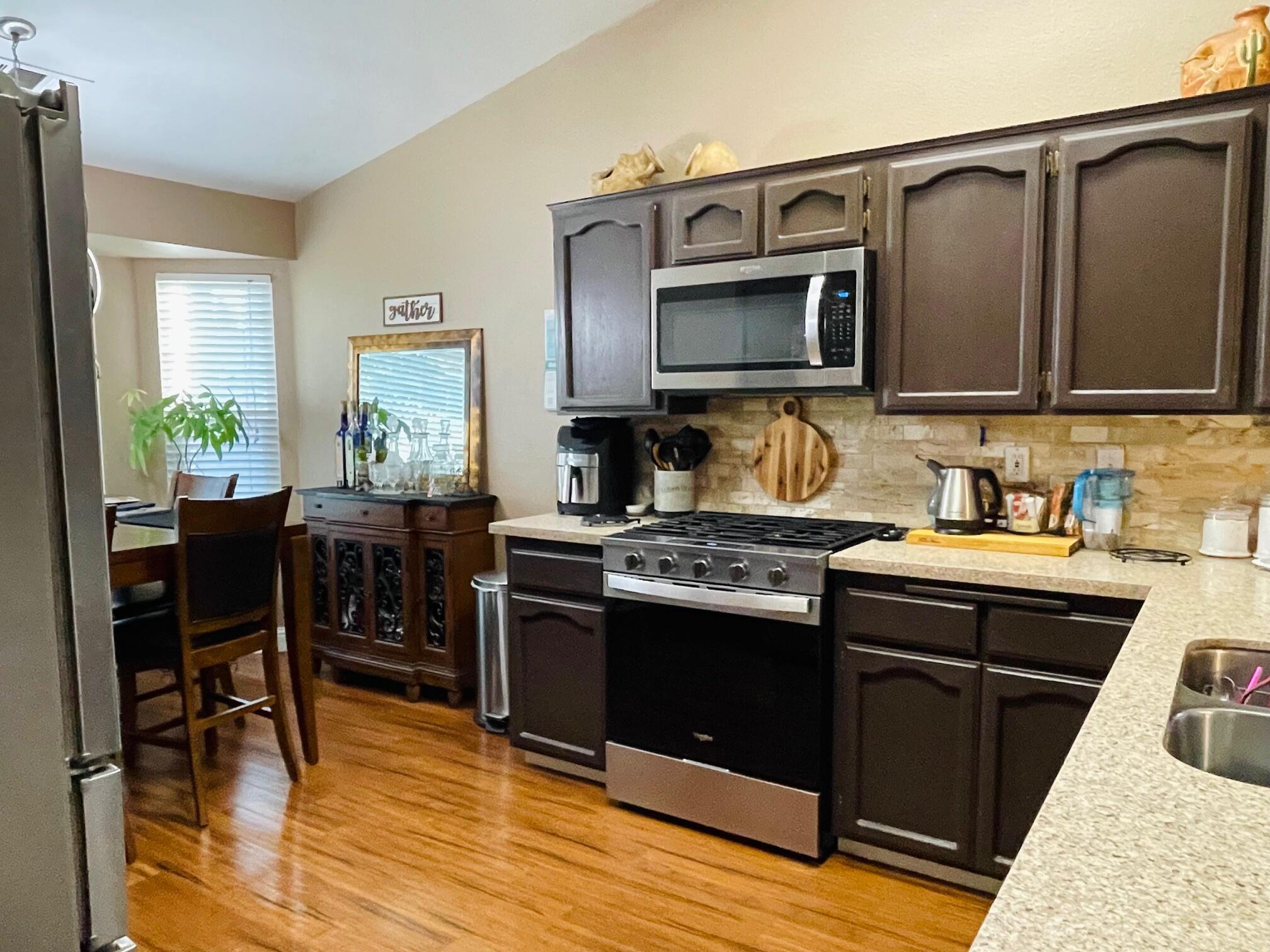 314 W Greg St, Farmersville, CA 93223