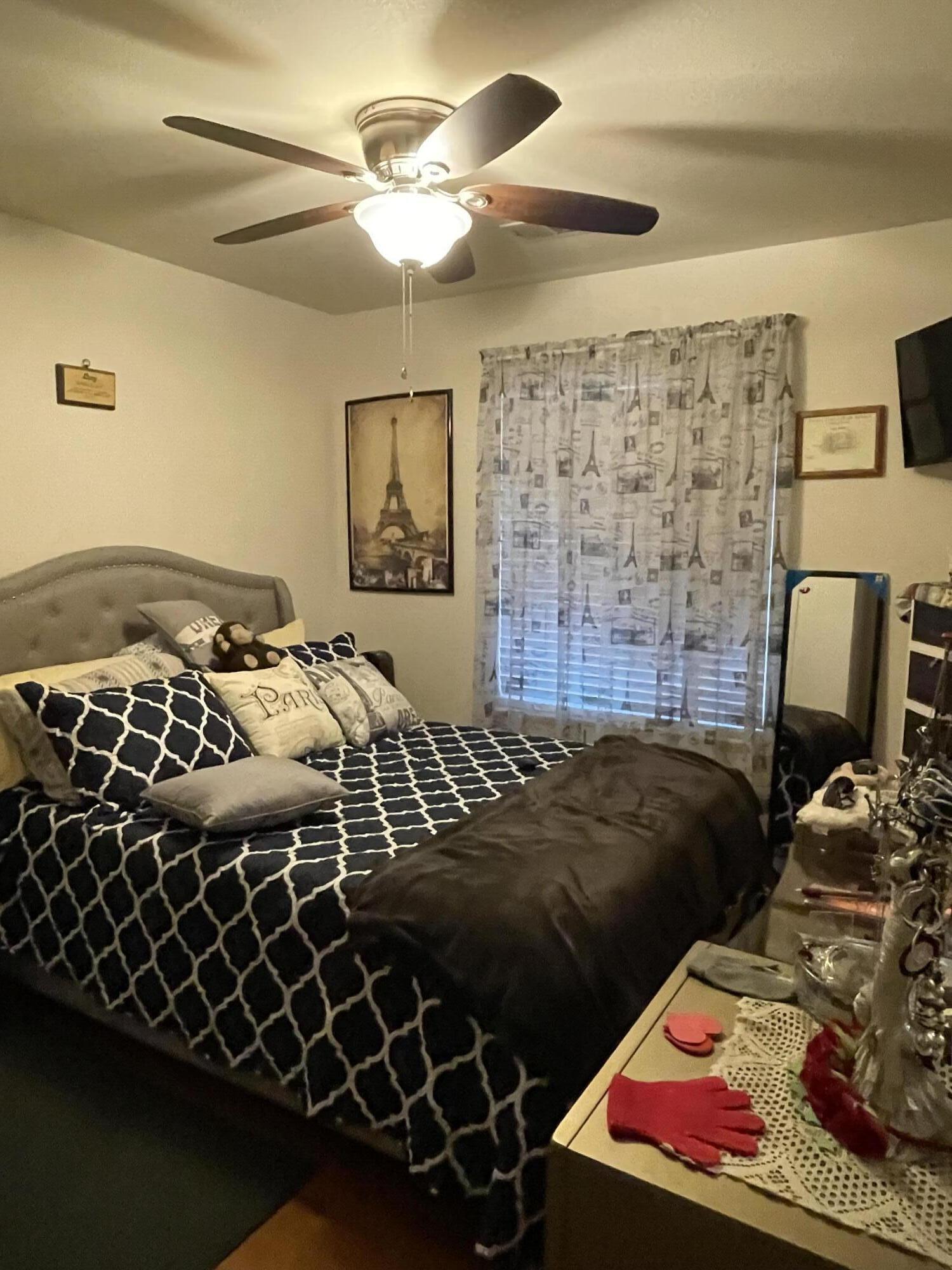 314 W Greg St, Farmersville, CA 93223