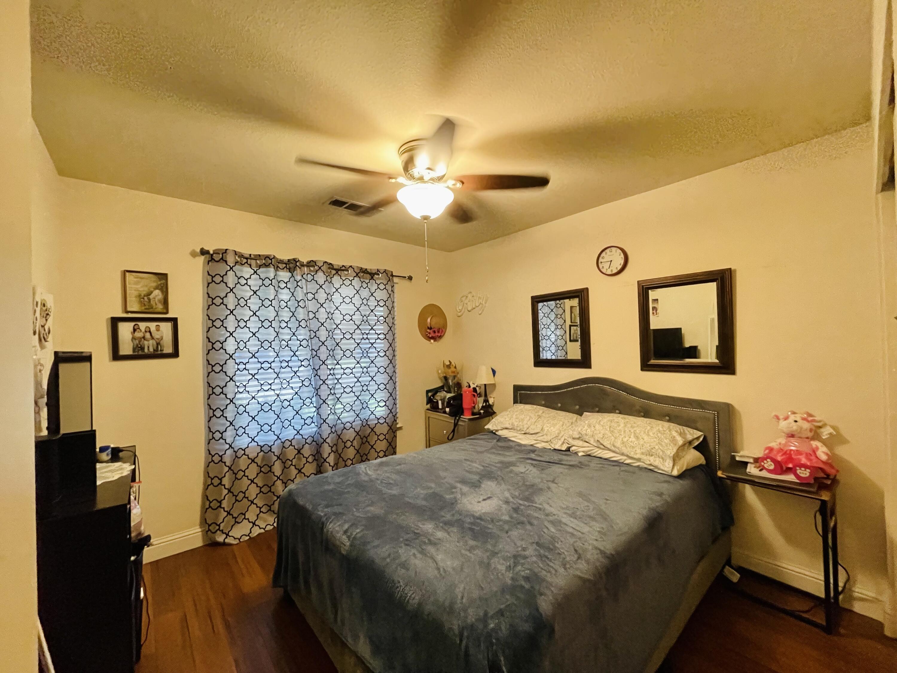 314 W Greg St, Farmersville, CA 93223