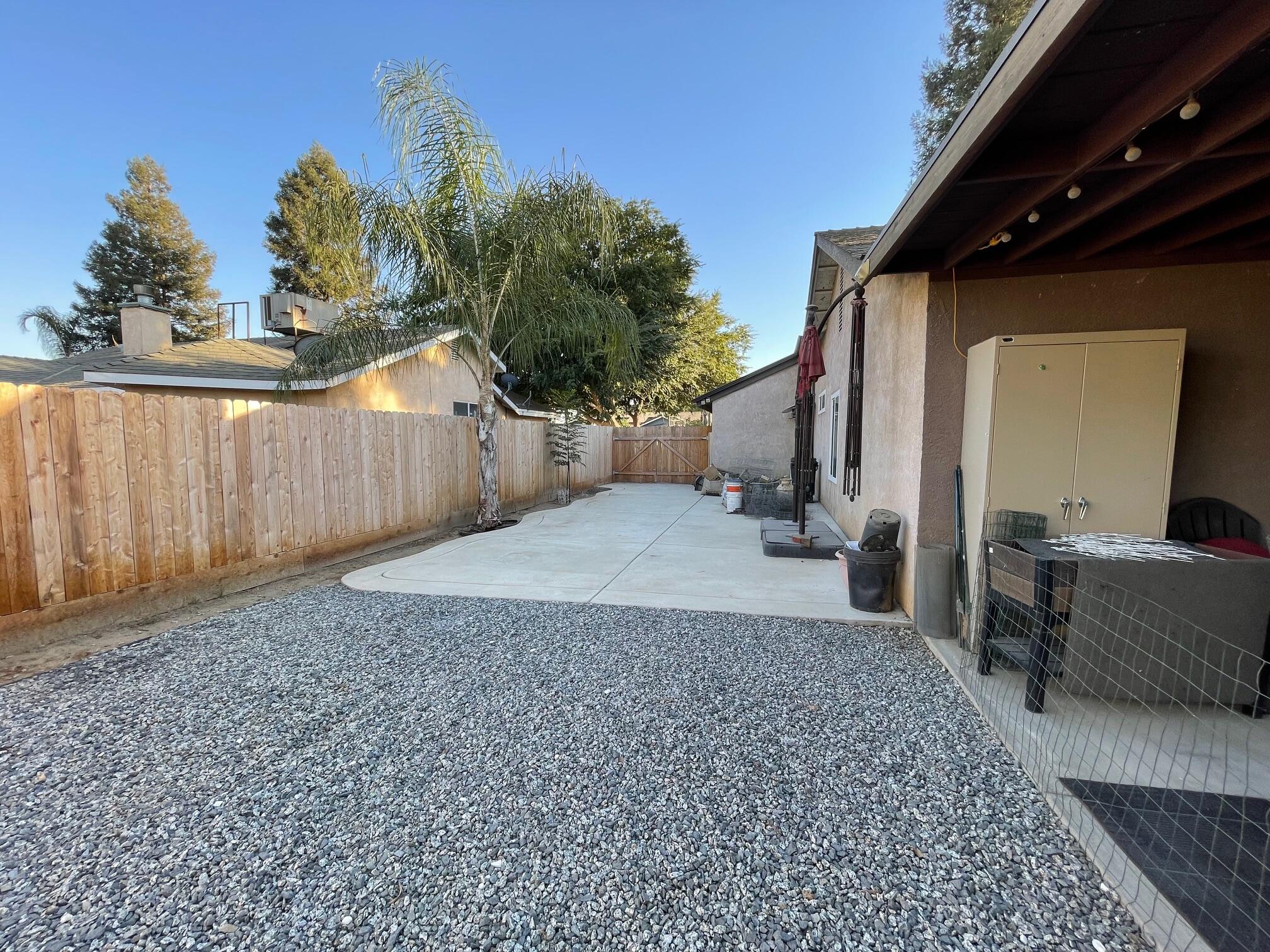 314 W Greg St, Farmersville, CA 93223