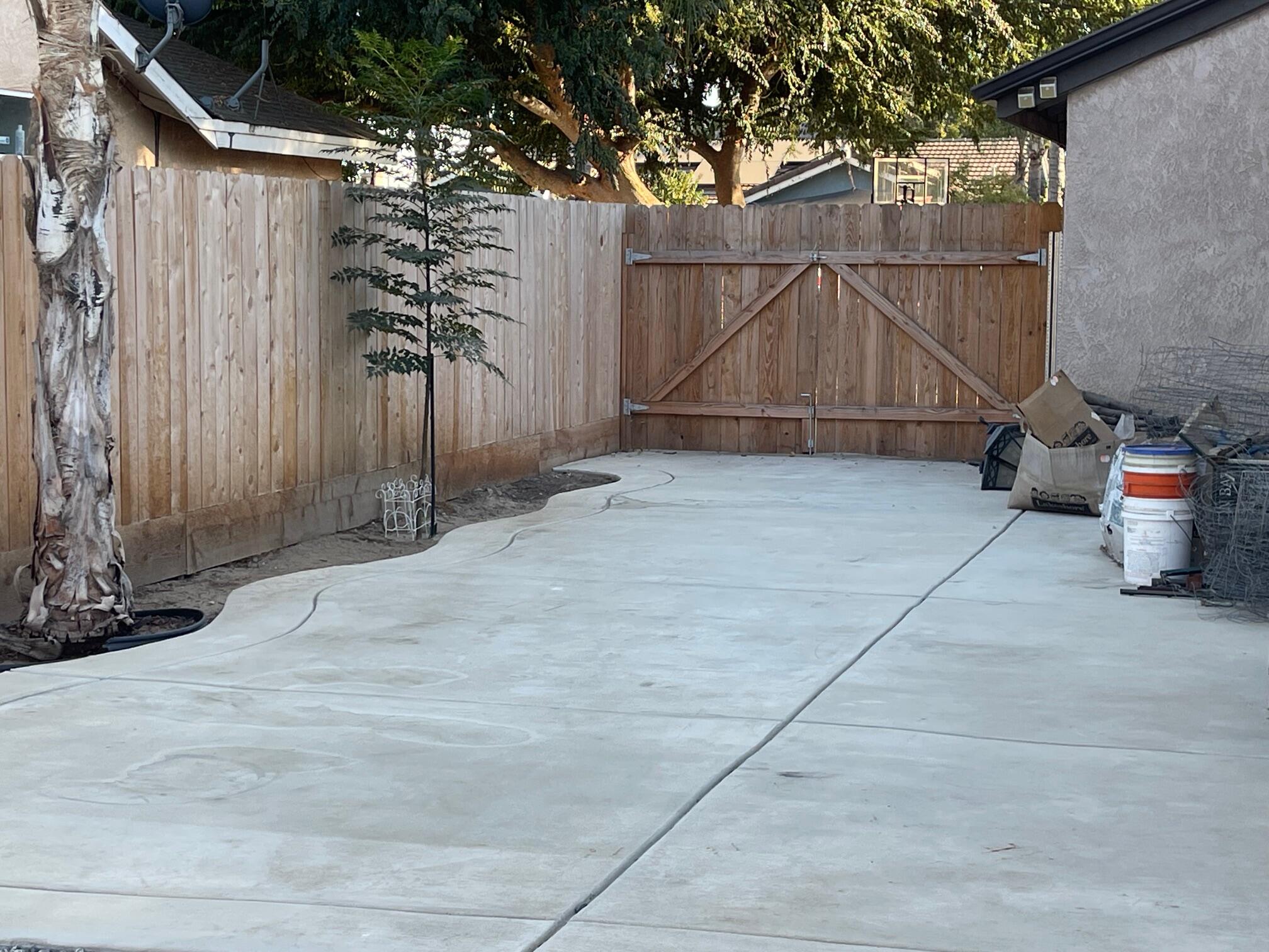 314 W Greg St, Farmersville, CA 93223