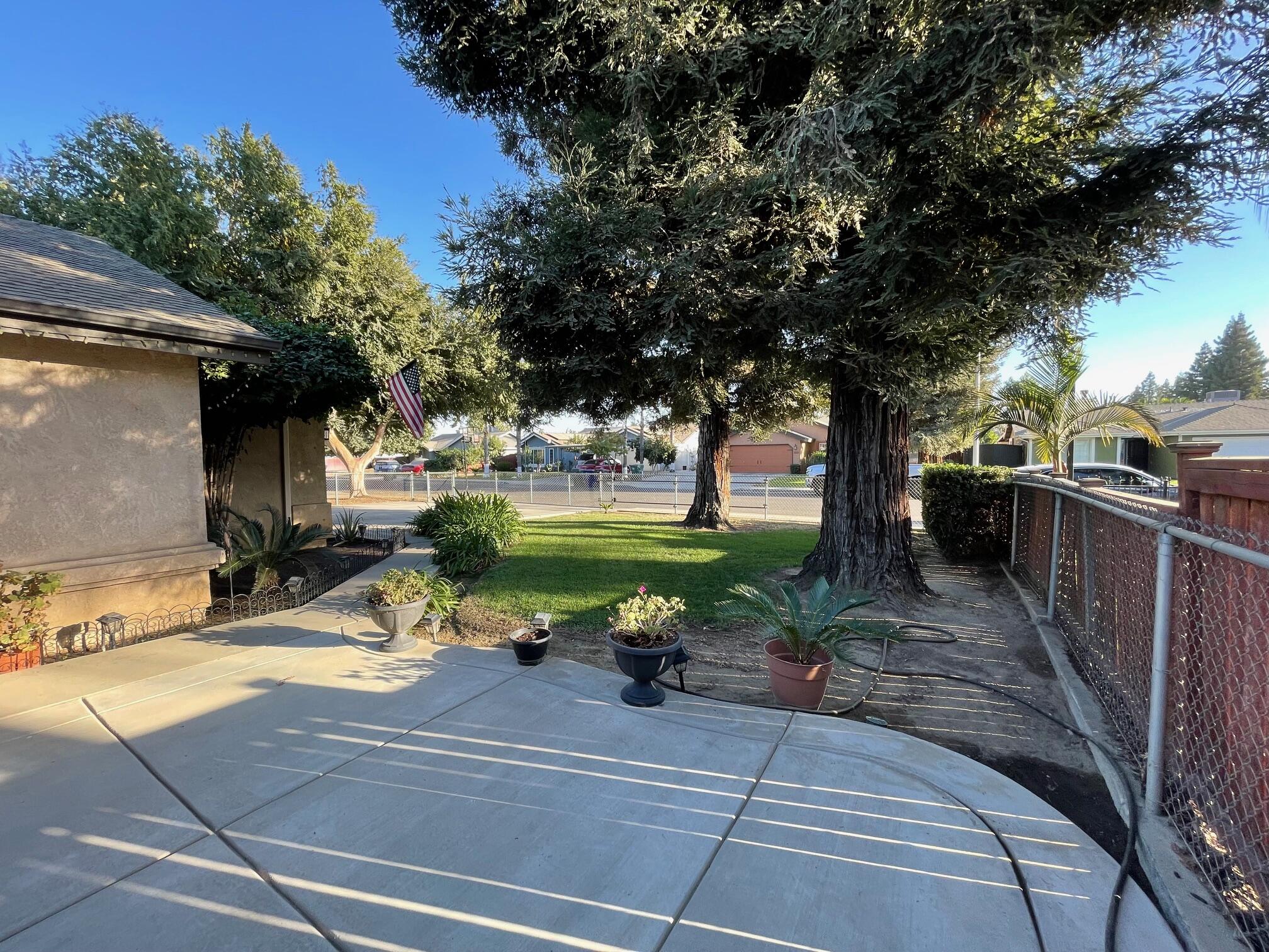 314 W Greg St, Farmersville, CA 93223