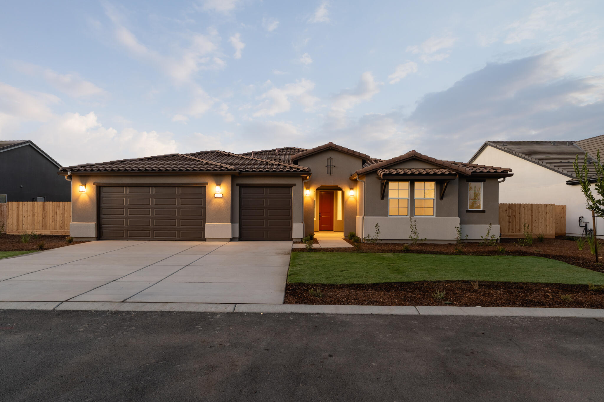 6619 W Wood Dr, Visalia, CA 93277
