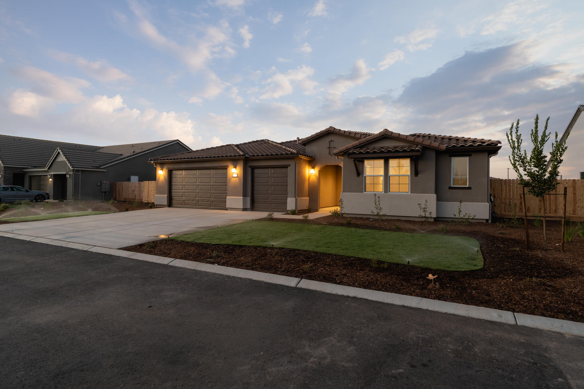 6619 W Wood Dr, Visalia, CA 93277
