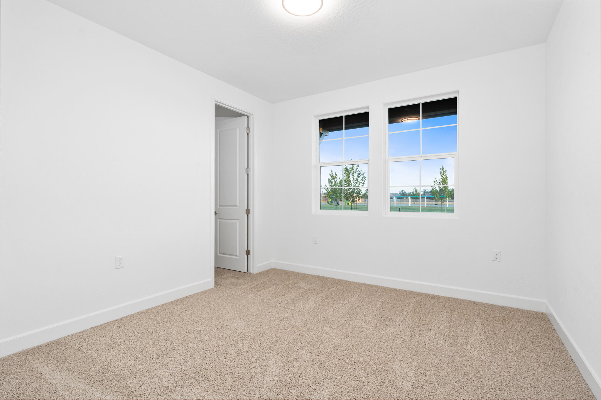 6619 W Wood Dr, Visalia, CA 93277