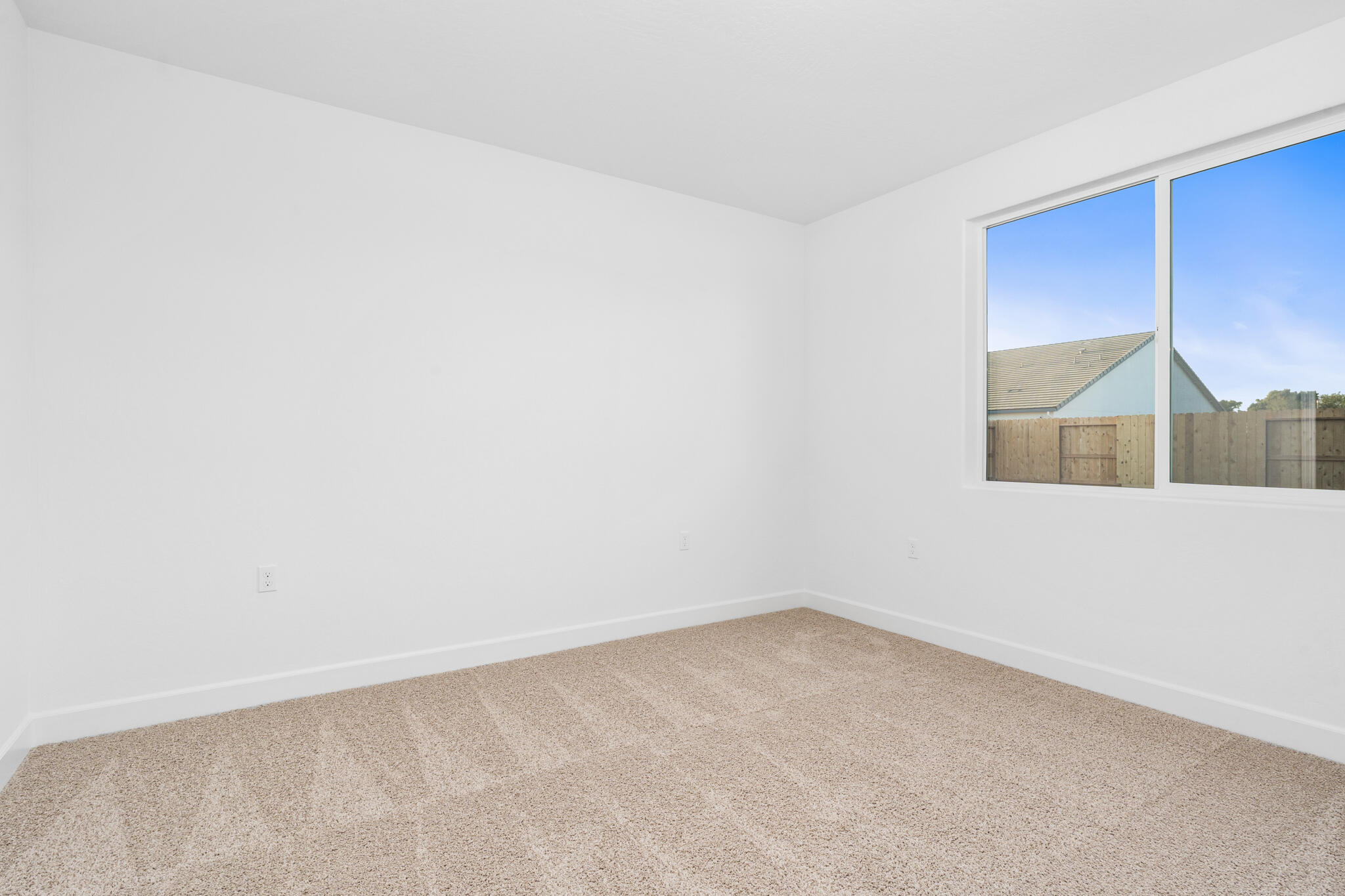 6619 W Wood Dr, Visalia, CA 93277