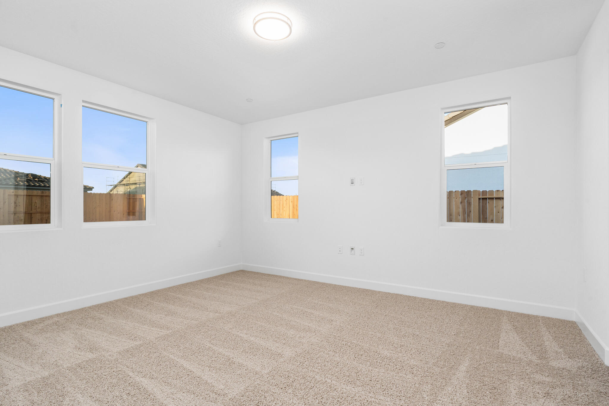 6619 W Wood Dr, Visalia, CA 93277