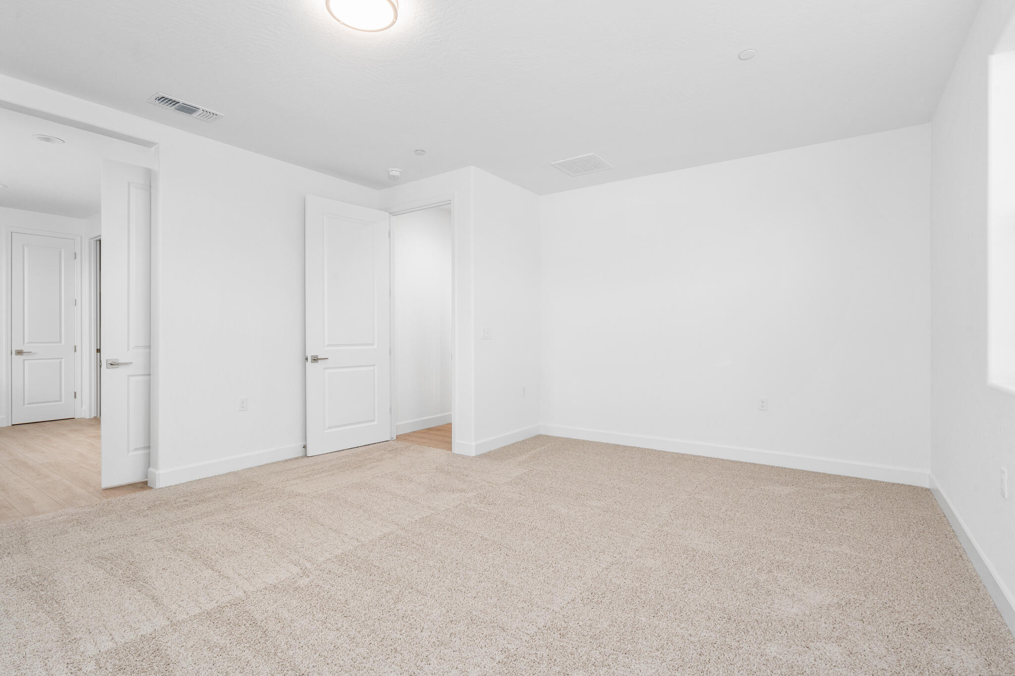 6619 W Wood Dr, Visalia, CA 93277