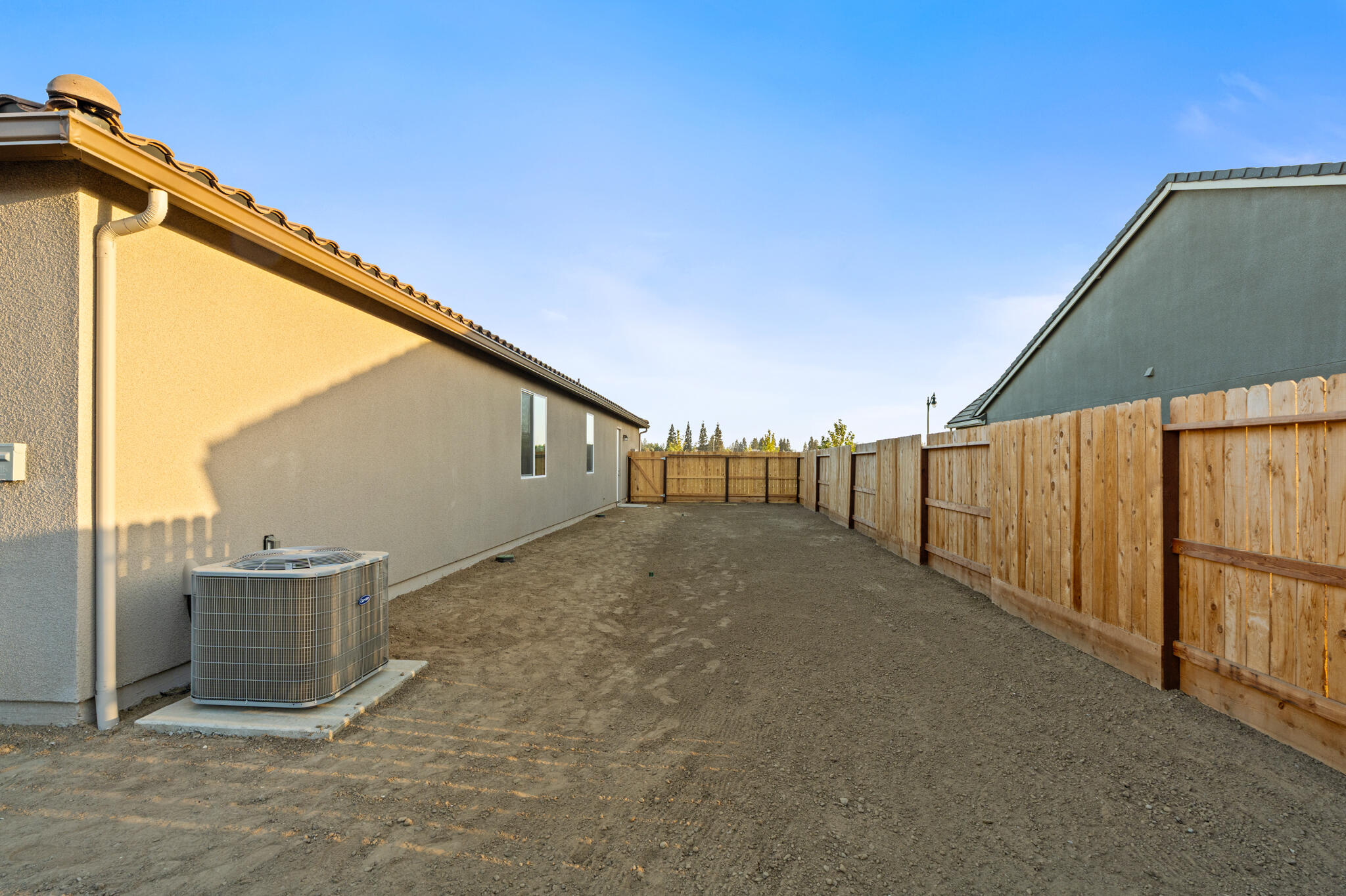 6619 W Wood Dr, Visalia, CA 93277