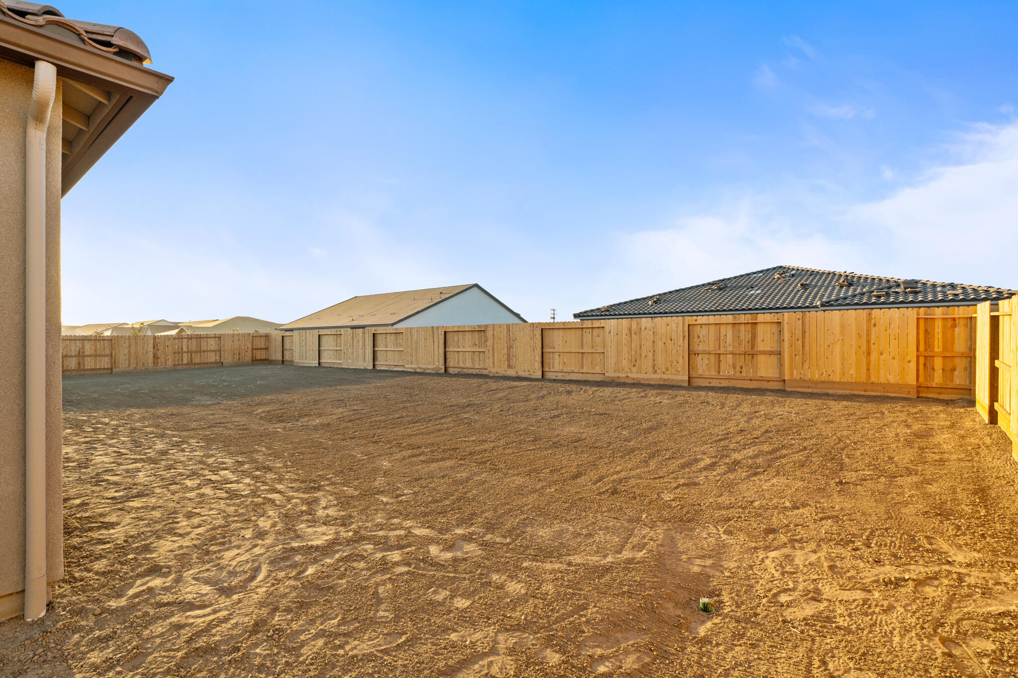 6619 W Wood Dr, Visalia, CA 93277