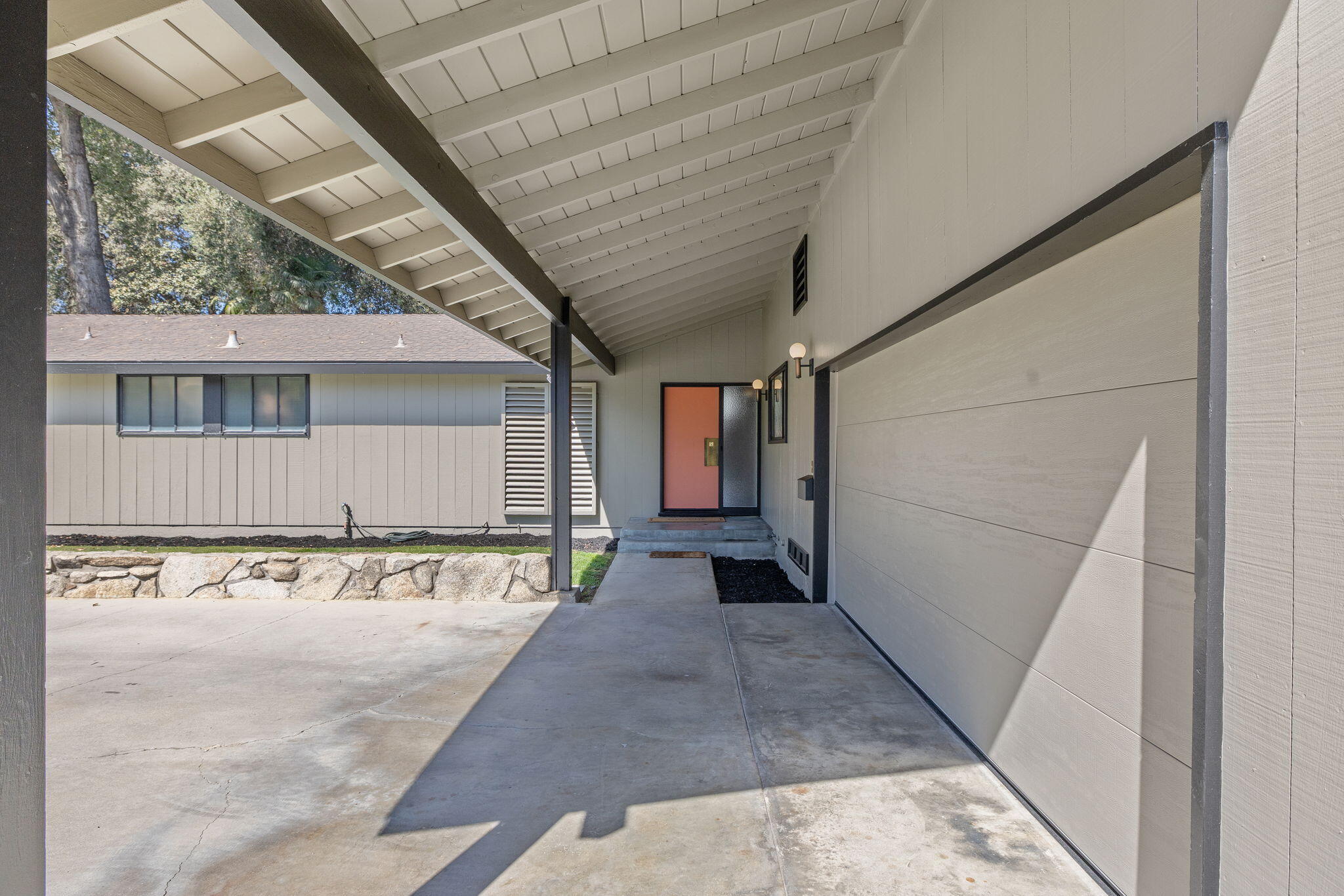 2544 W Keogh Ave, Visalia, CA 93291