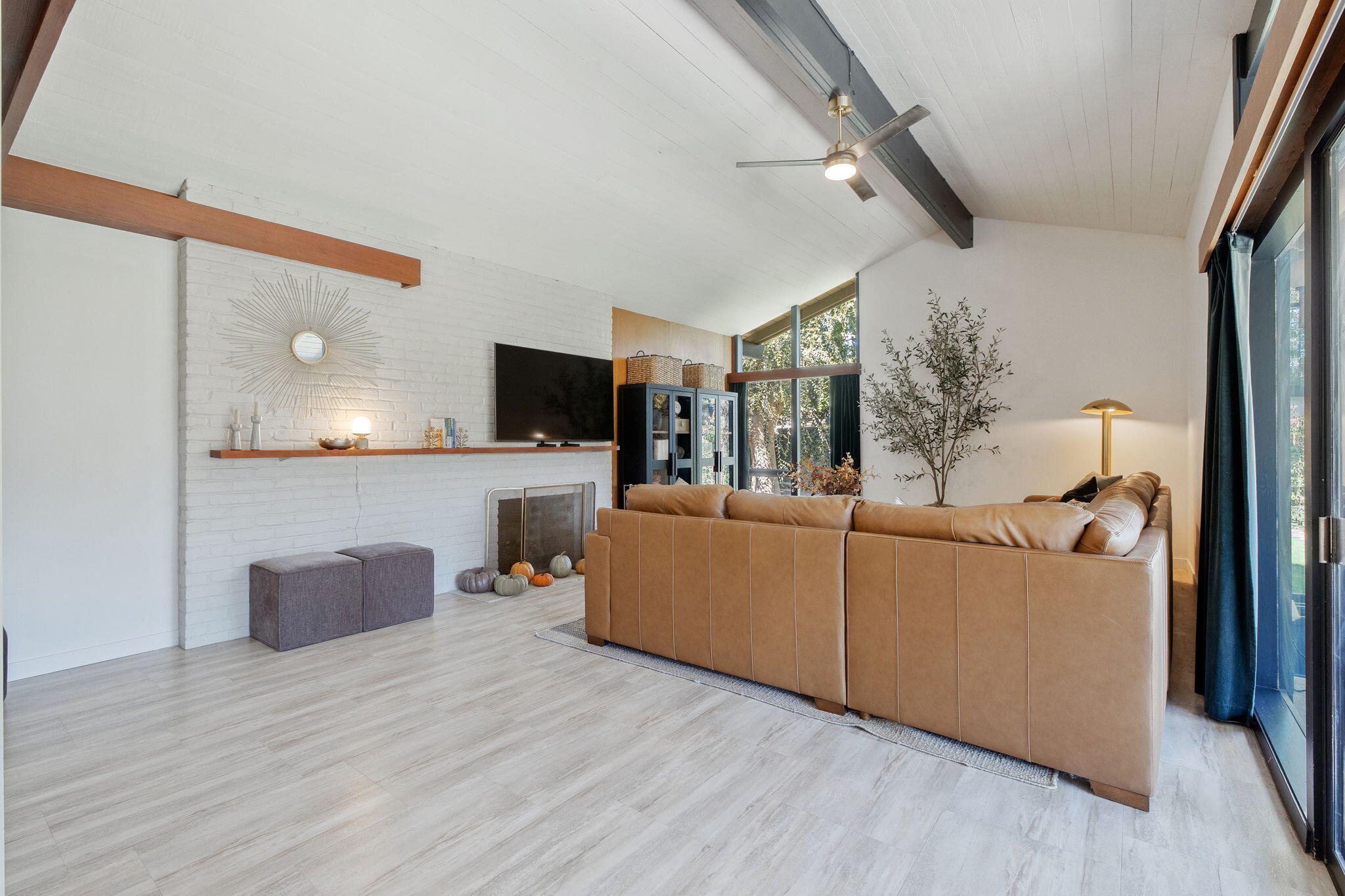 2544 W Keogh Ave, Visalia, CA 93291