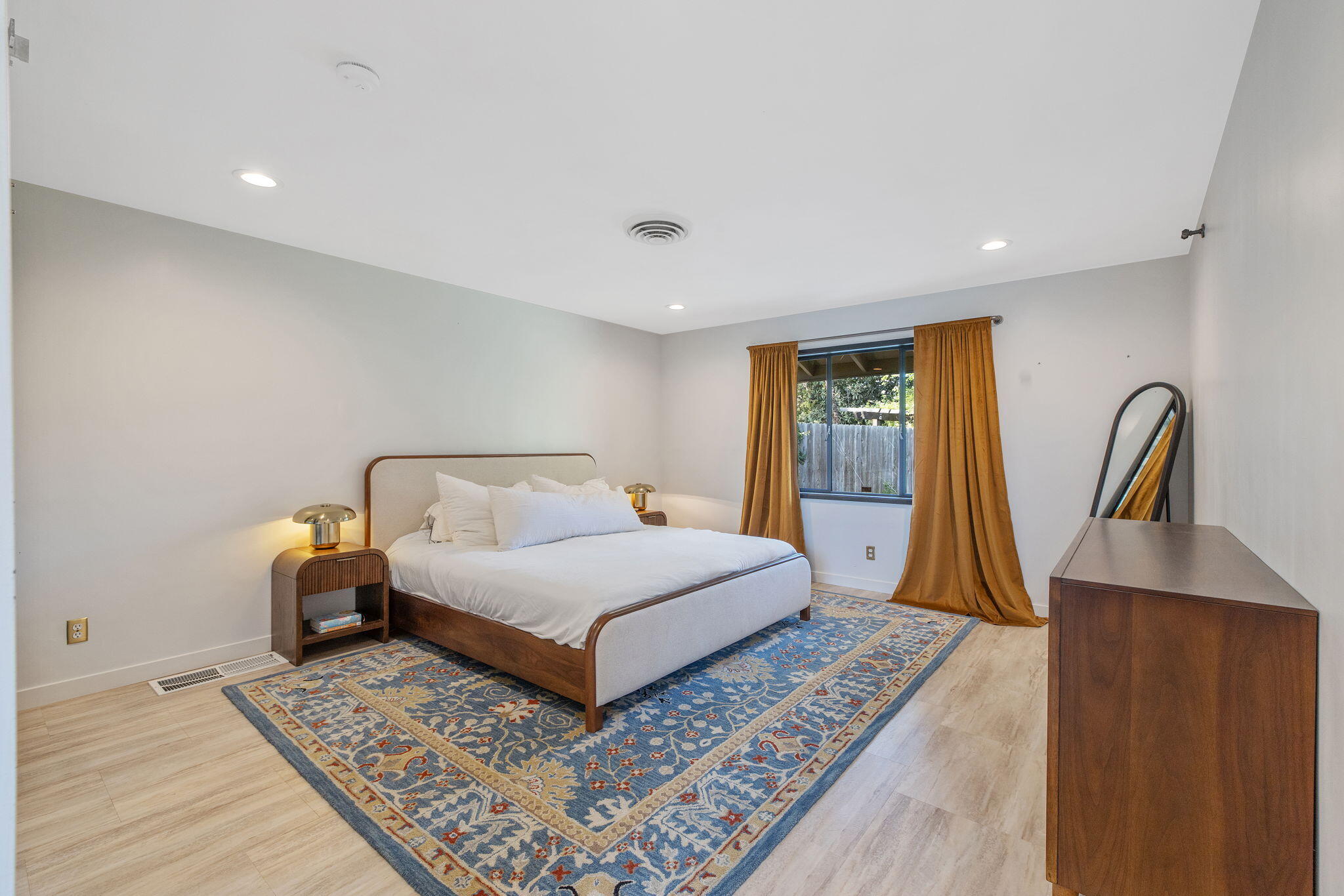 2544 W Keogh Ave, Visalia, CA 93291