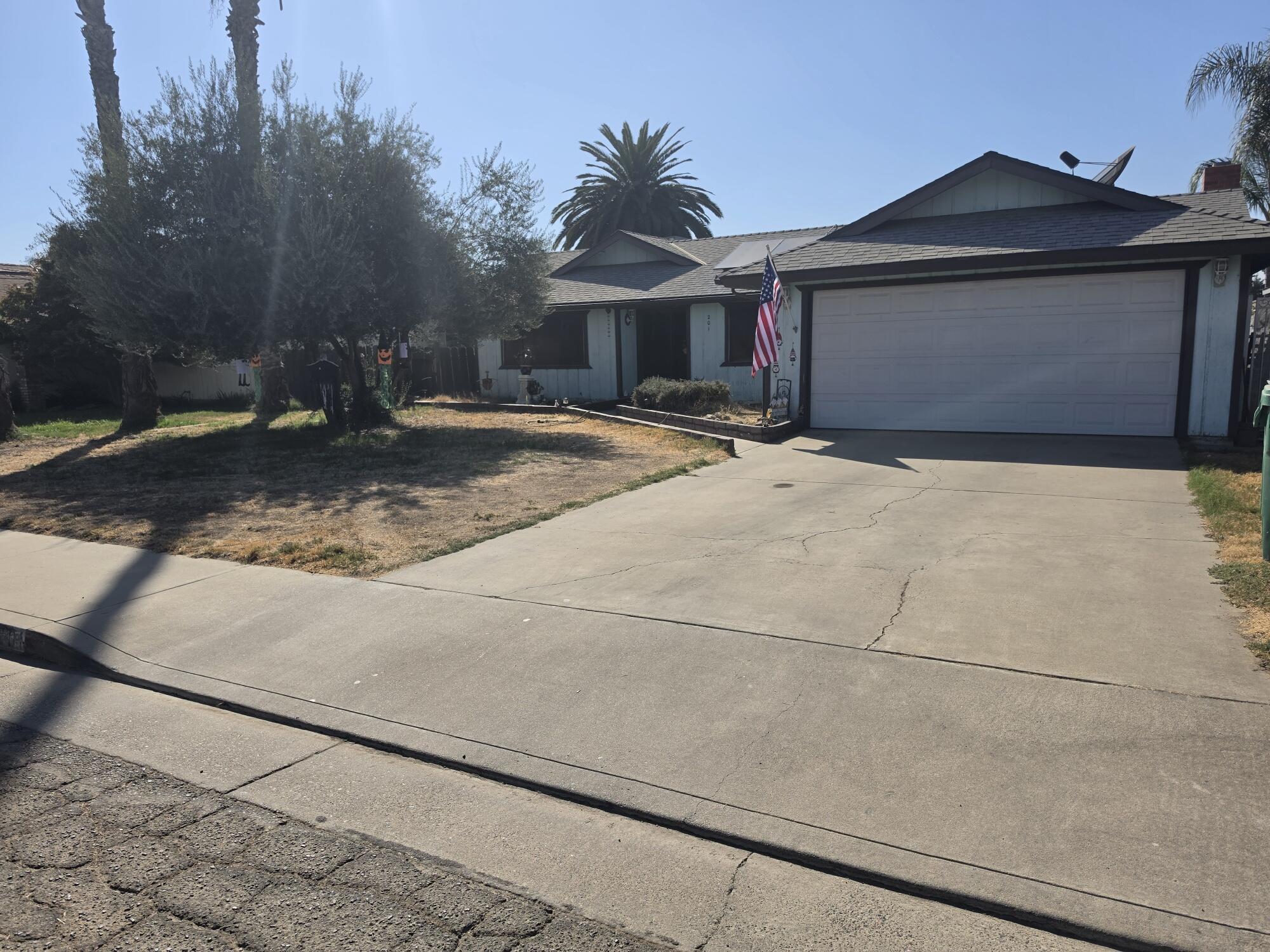 201 N Argyle St, Porterville, CA 93257
