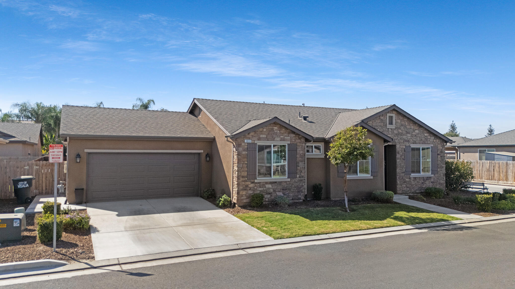 3933 W Nellis Ave, Visalia, CA 93277