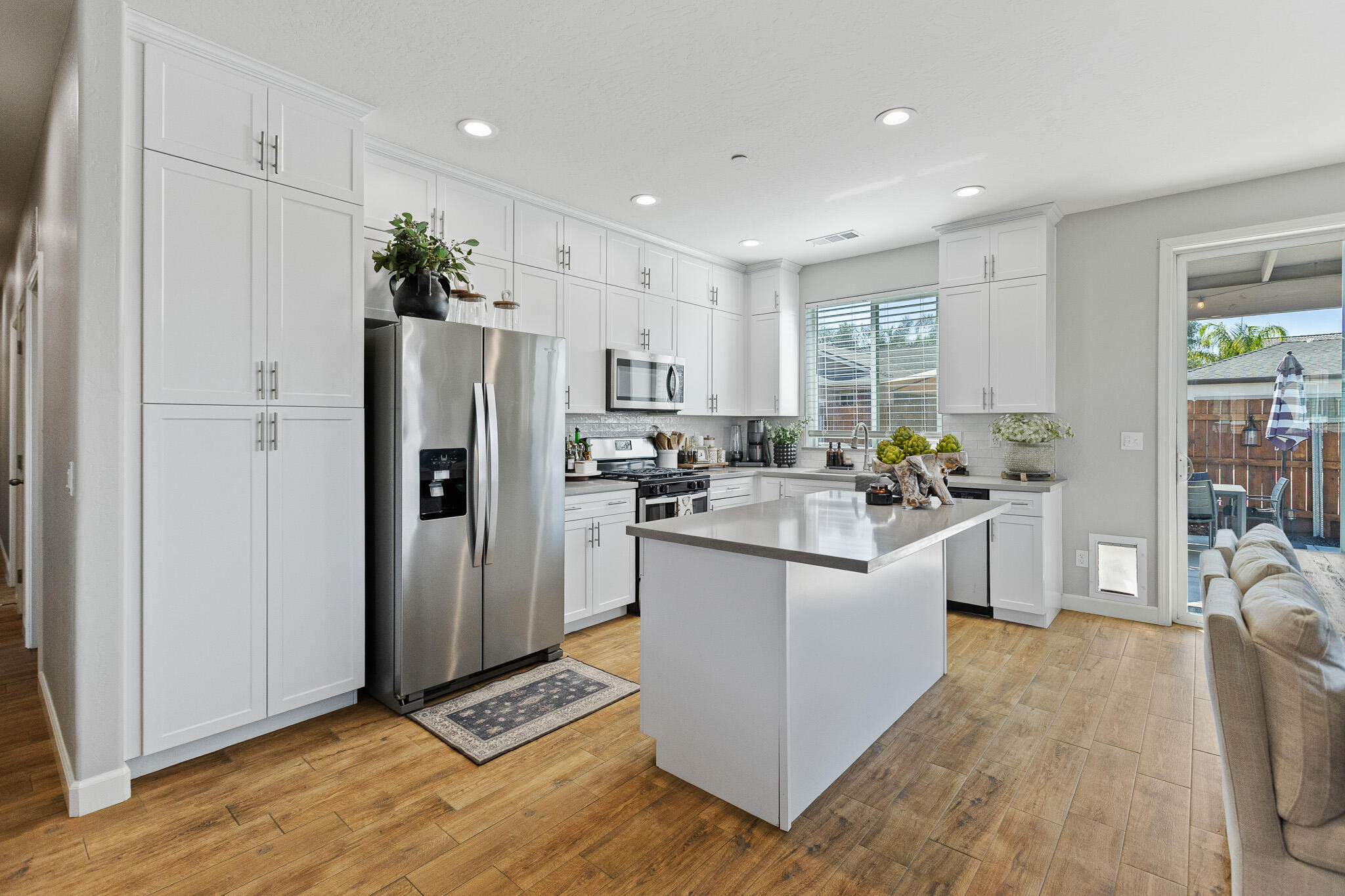 3933 W Nellis Ave, Visalia, CA 93277