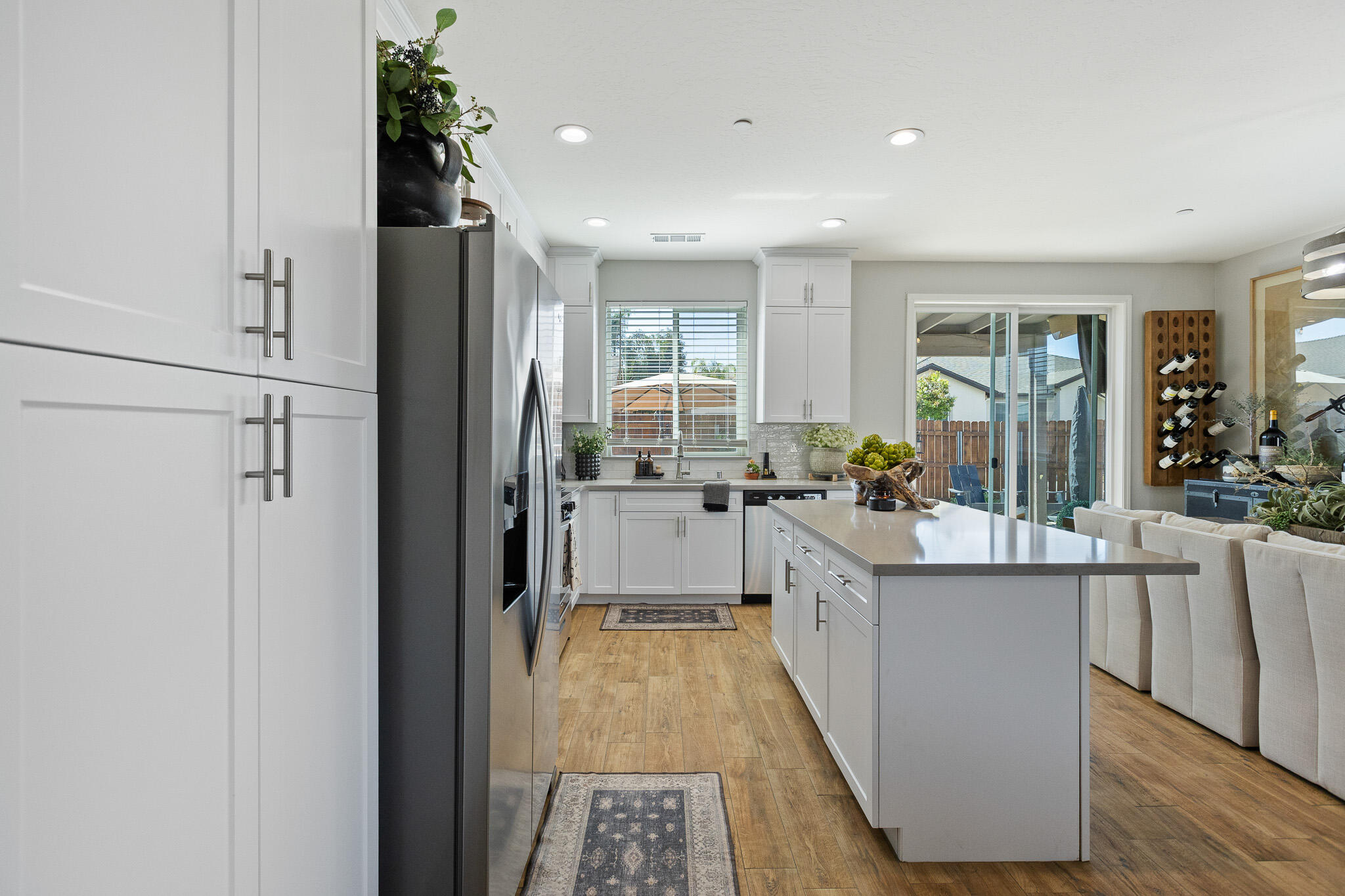 3933 W Nellis Ave, Visalia, CA 93277