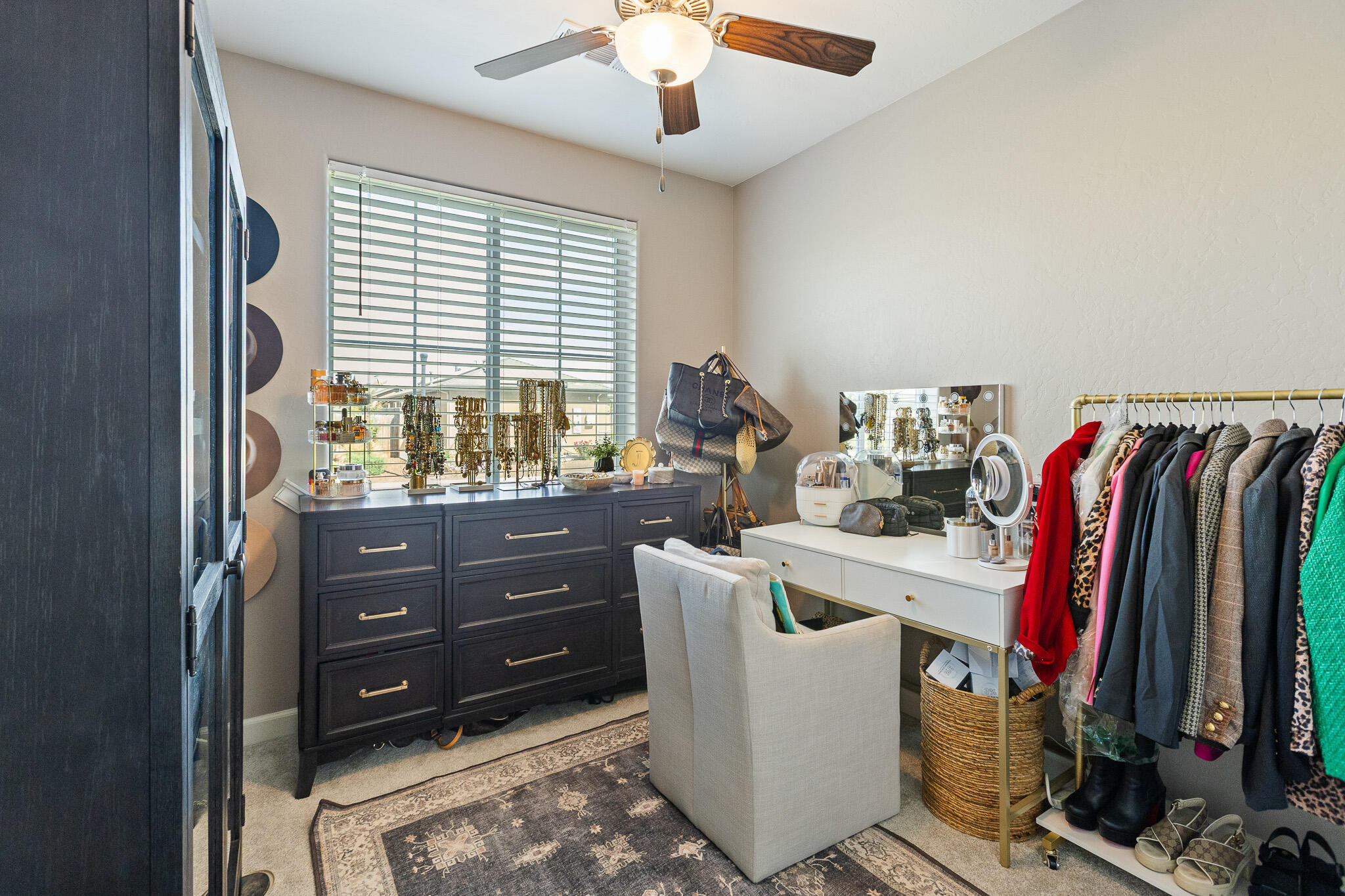3933 W Nellis Ave, Visalia, CA 93277