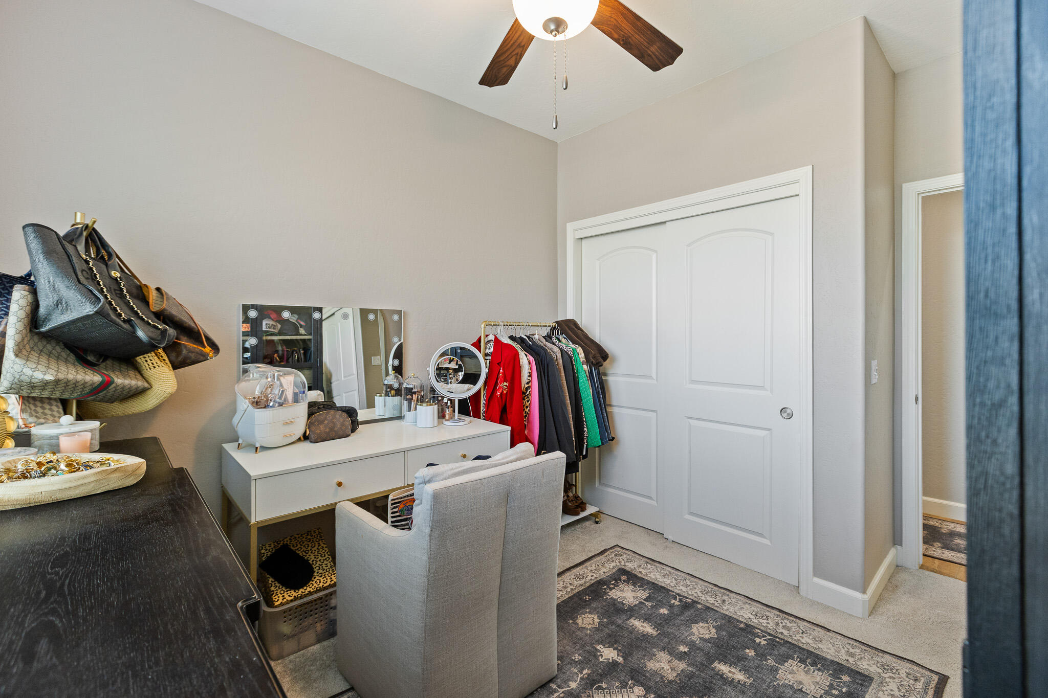 3933 W Nellis Ave, Visalia, CA 93277