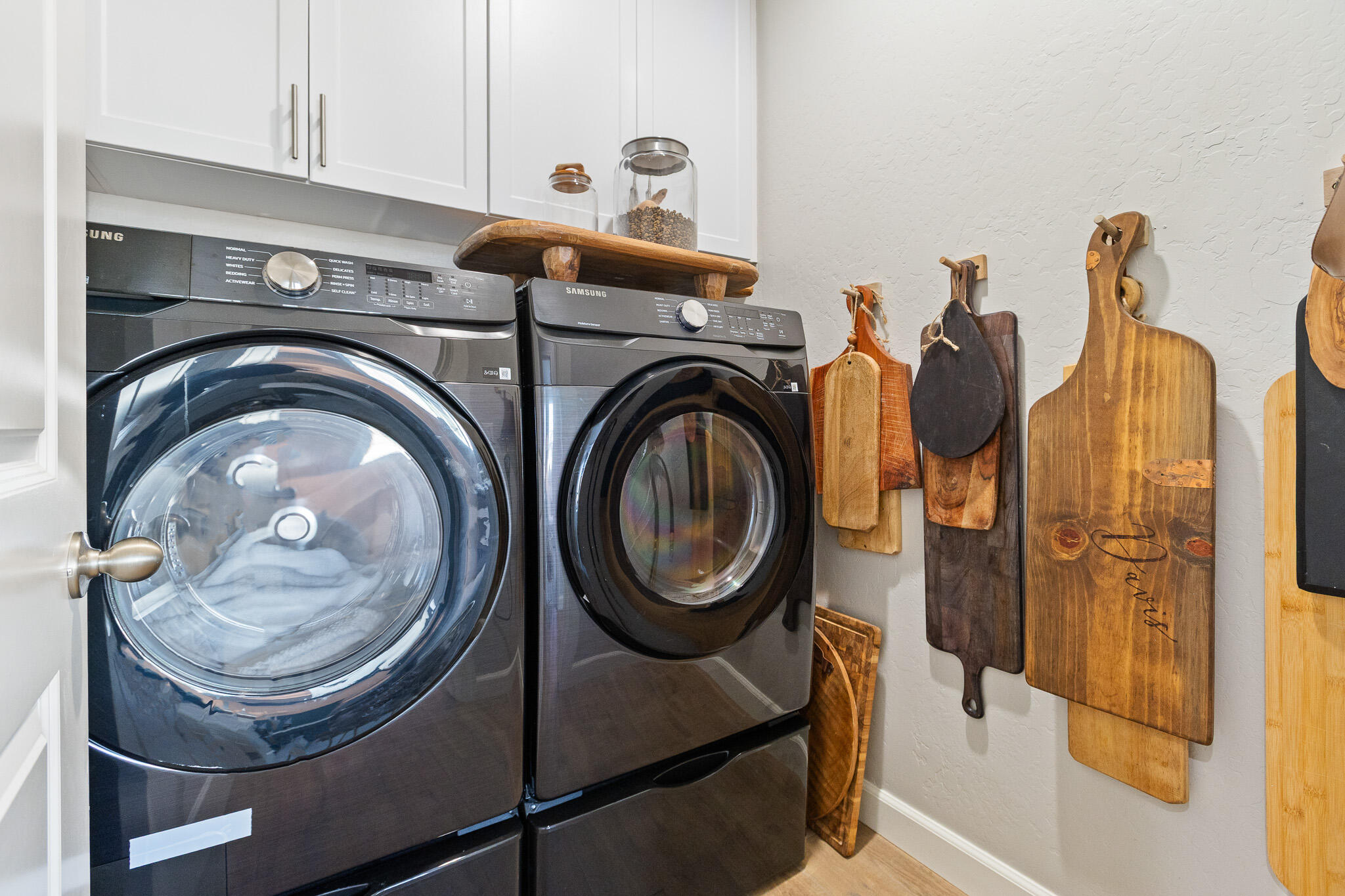 3933 W Nellis Ave, Visalia, CA 93277