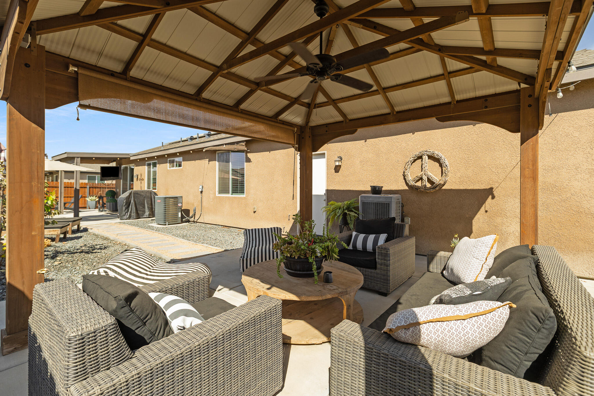 3933 W Nellis Ave, Visalia, CA 93277