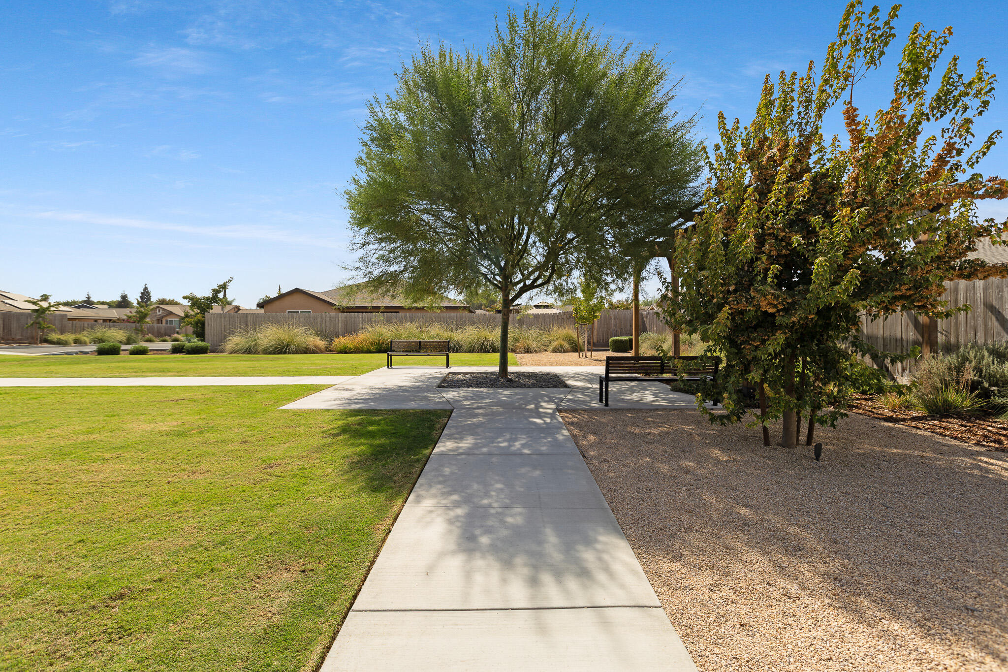 3933 W Nellis Ave, Visalia, CA 93277