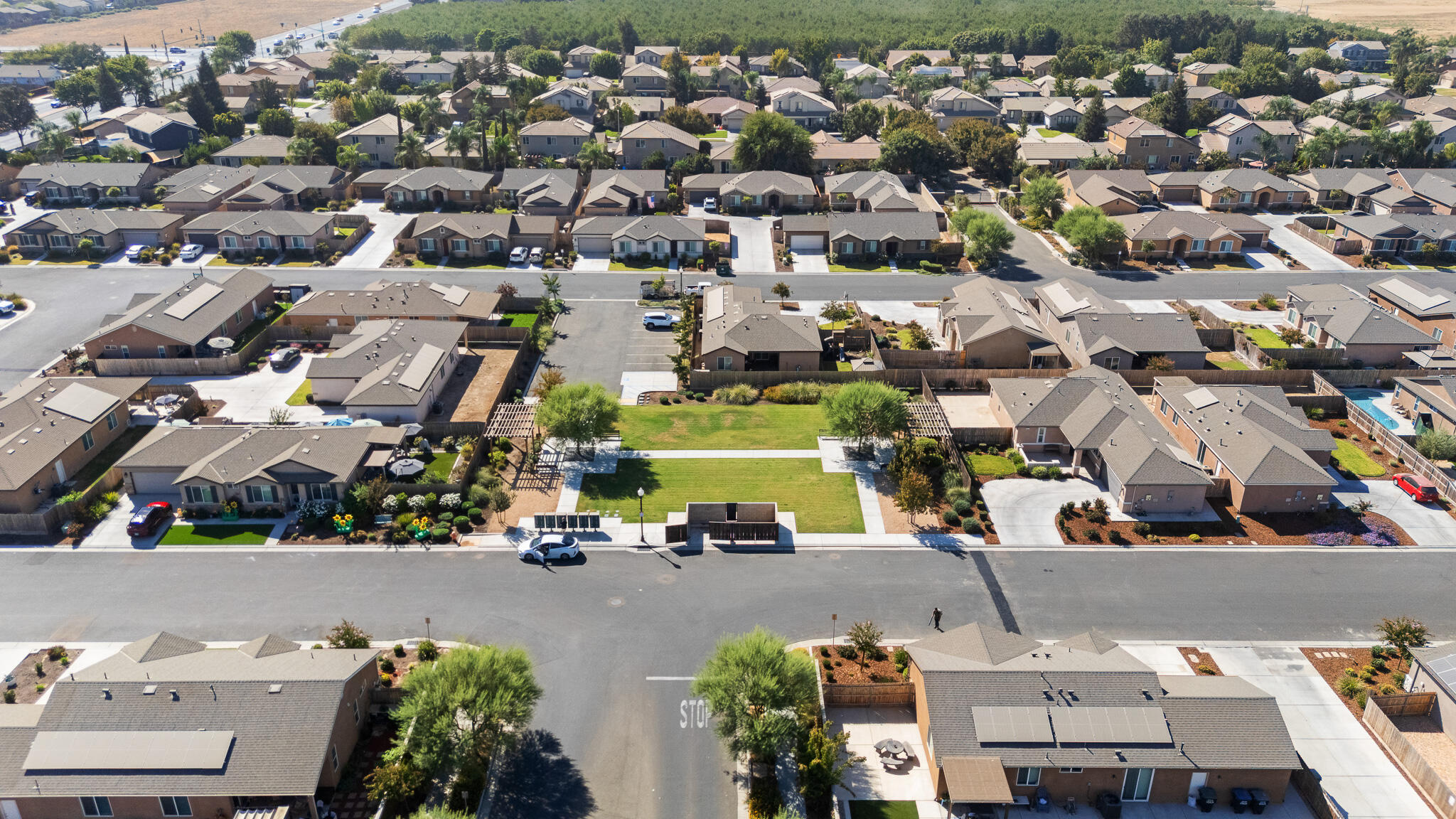 3933 W Nellis Ave, Visalia, CA 93277