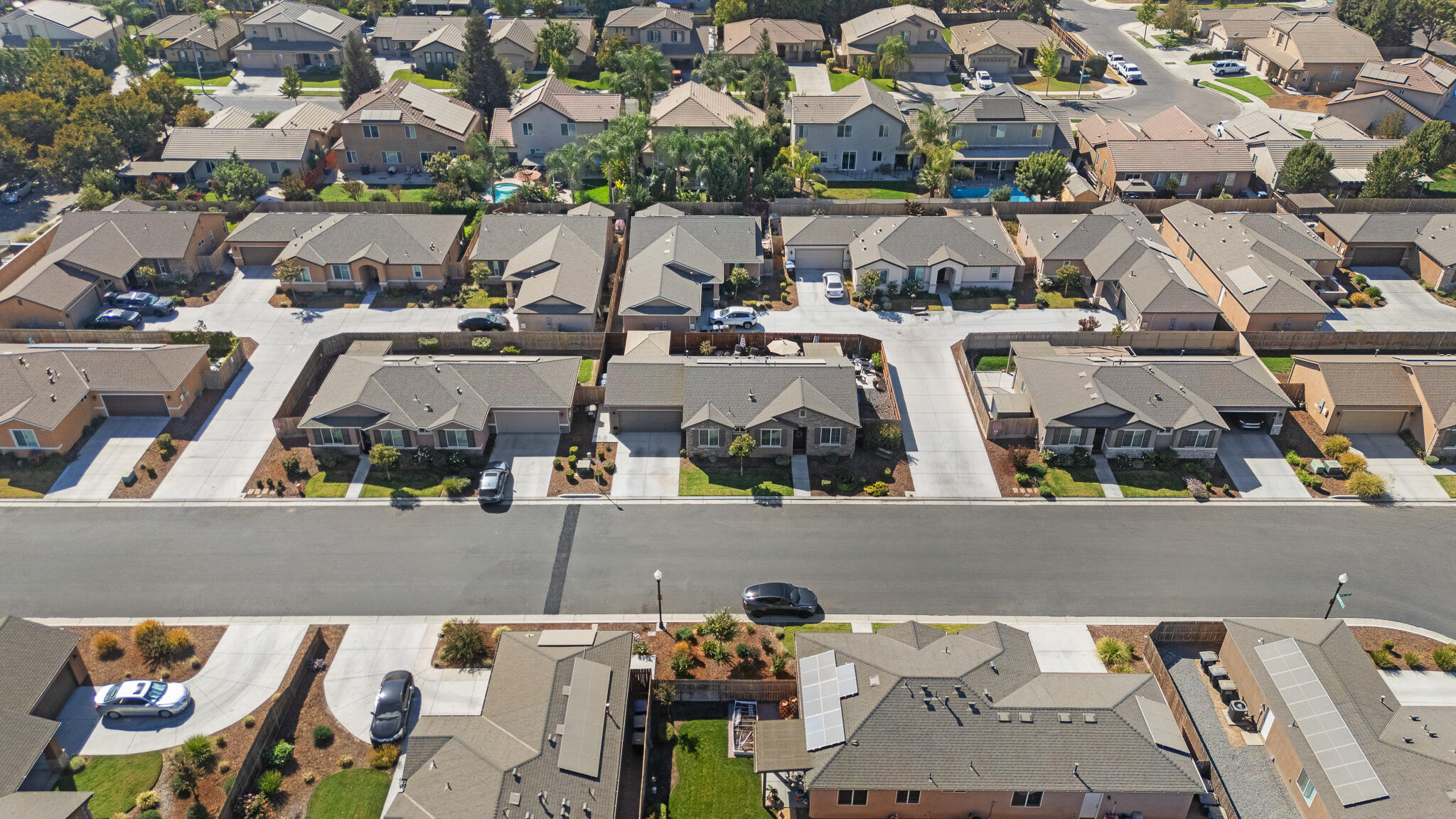 3933 W Nellis Ave, Visalia, CA 93277