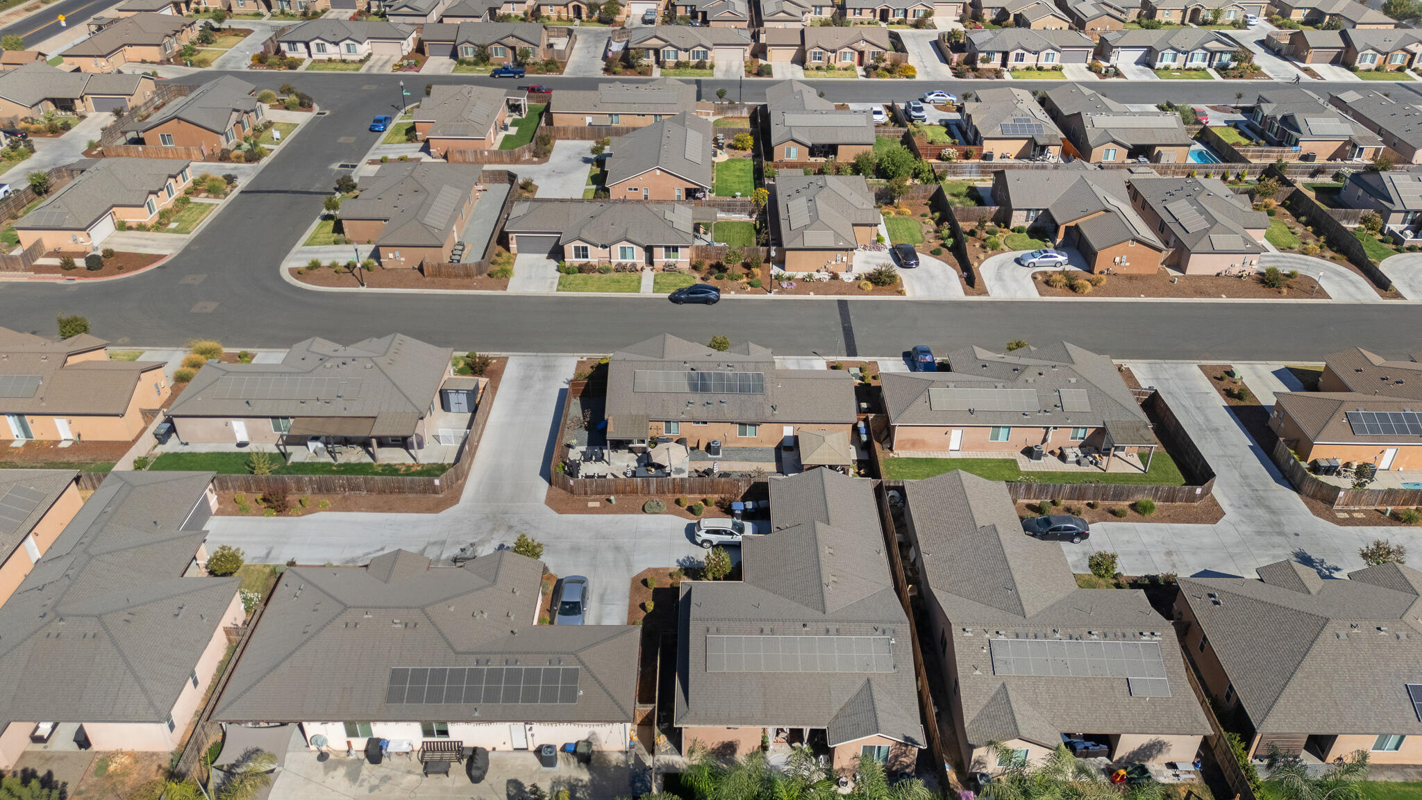 3933 W Nellis Ave, Visalia, CA 93277