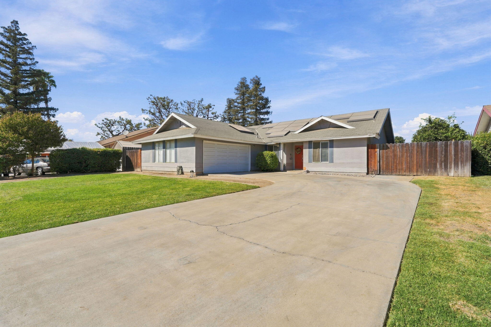 1920 E Mary Ave, Visalia, CA 93292