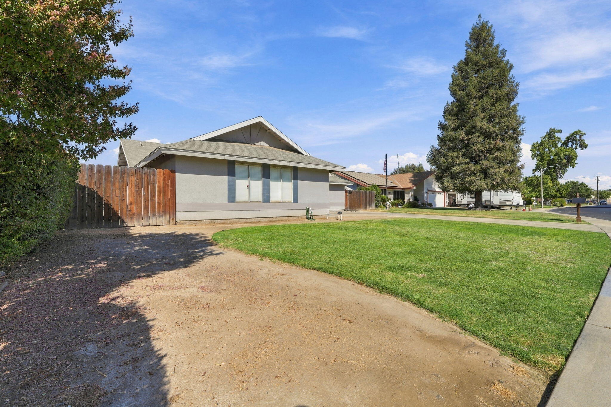 1920 E Mary Ave, Visalia, CA 93292