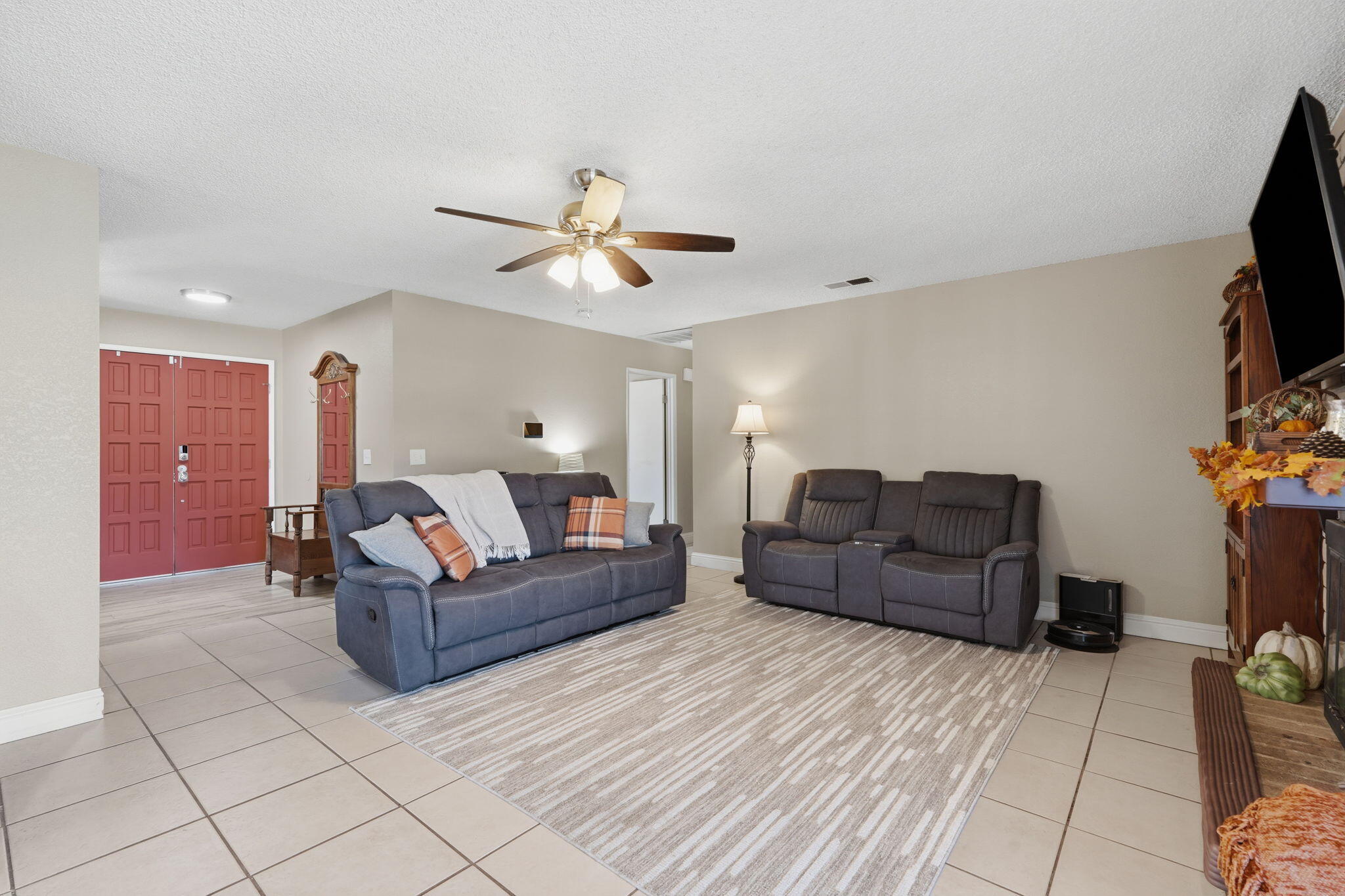1920 E Mary Ave, Visalia, CA 93292