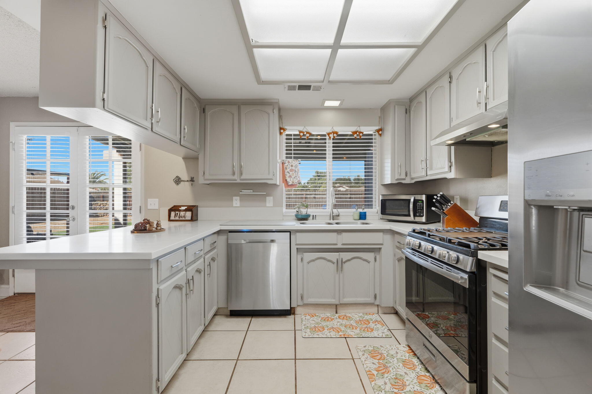 1920 E Mary Ave, Visalia, CA 93292
