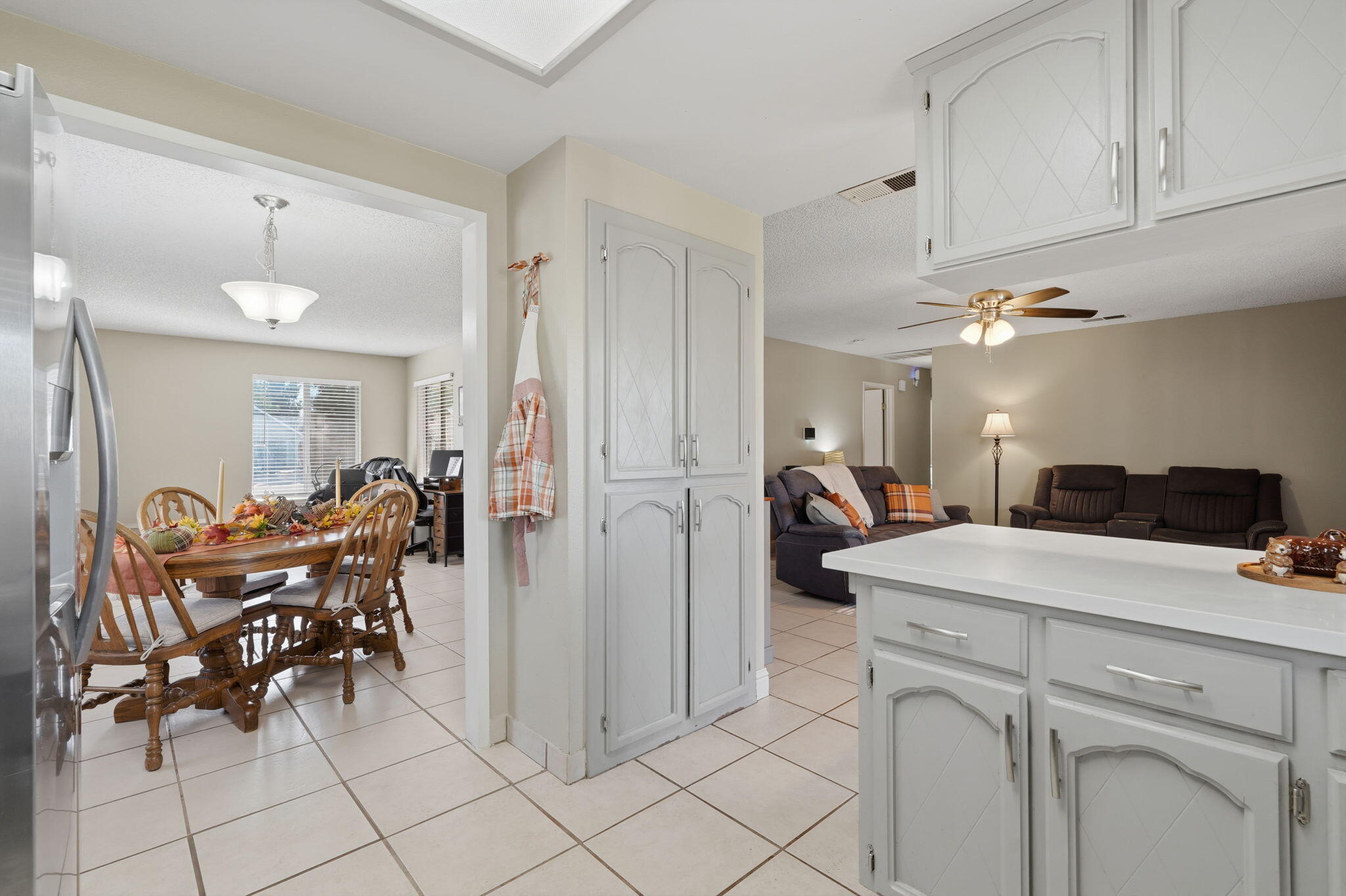 1920 E Mary Ave, Visalia, CA 93292