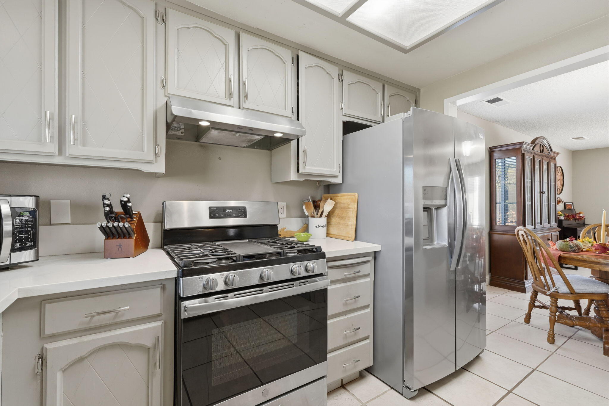 1920 E Mary Ave, Visalia, CA 93292
