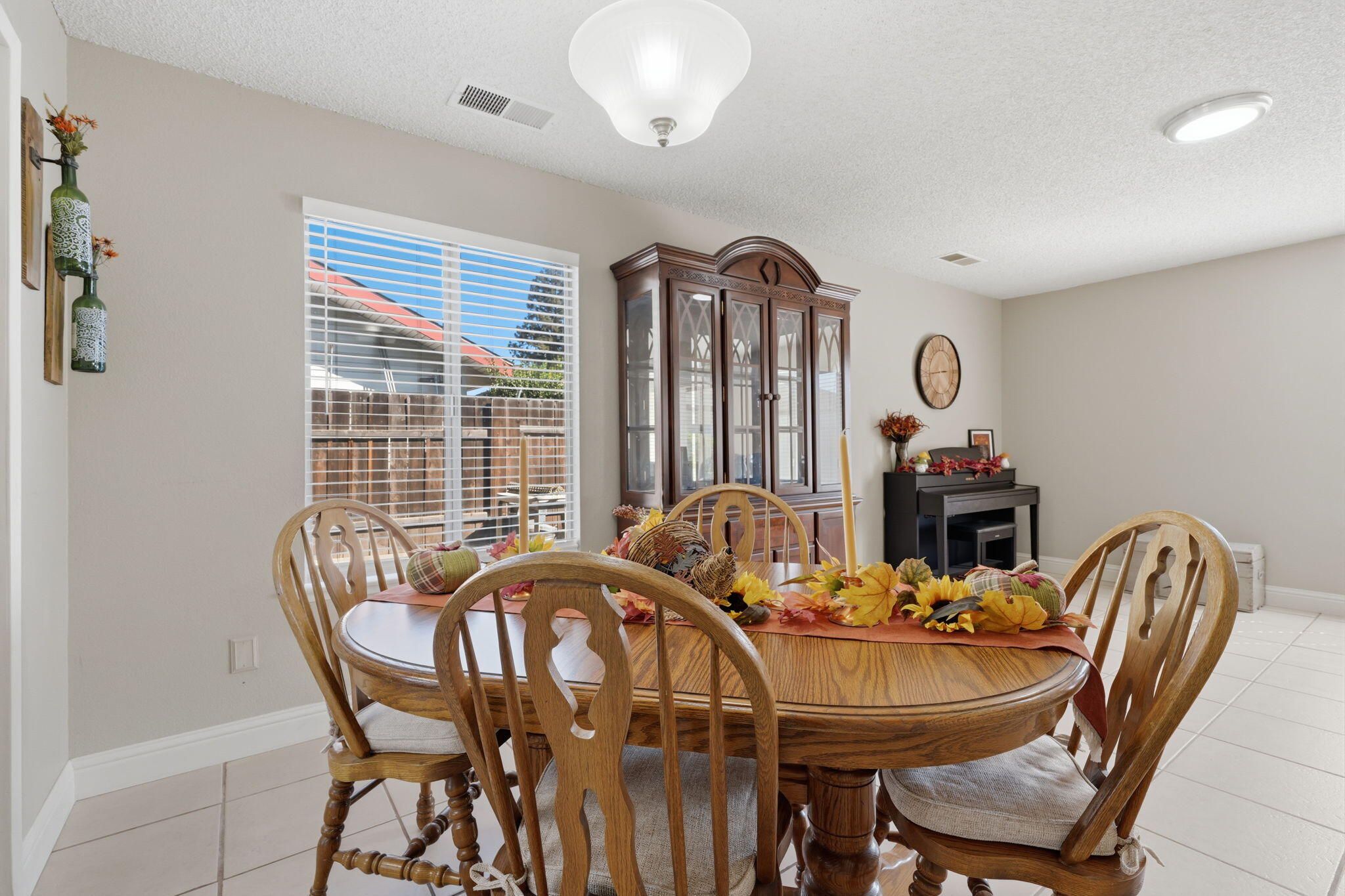 1920 E Mary Ave, Visalia, CA 93292