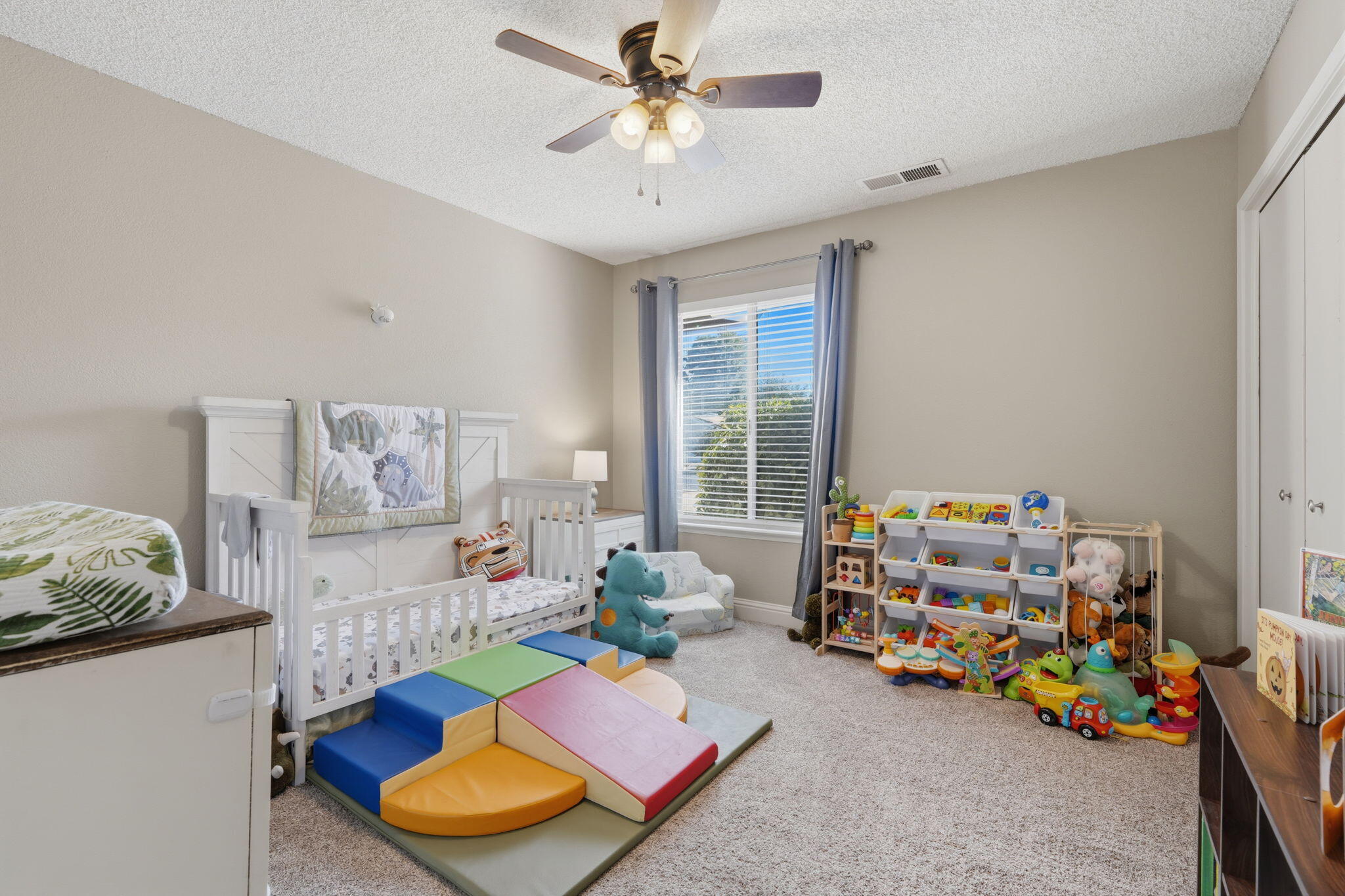 1920 E Mary Ave, Visalia, CA 93292