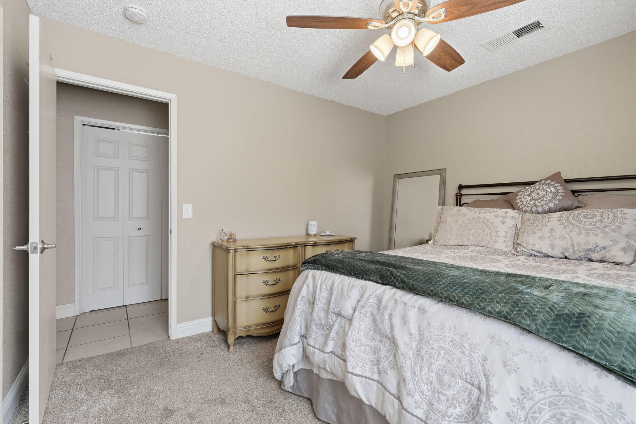 1920 E Mary Ave, Visalia, CA 93292