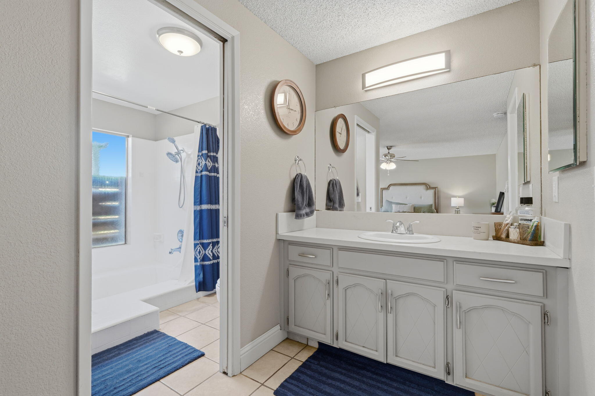 1920 E Mary Ave, Visalia, CA 93292