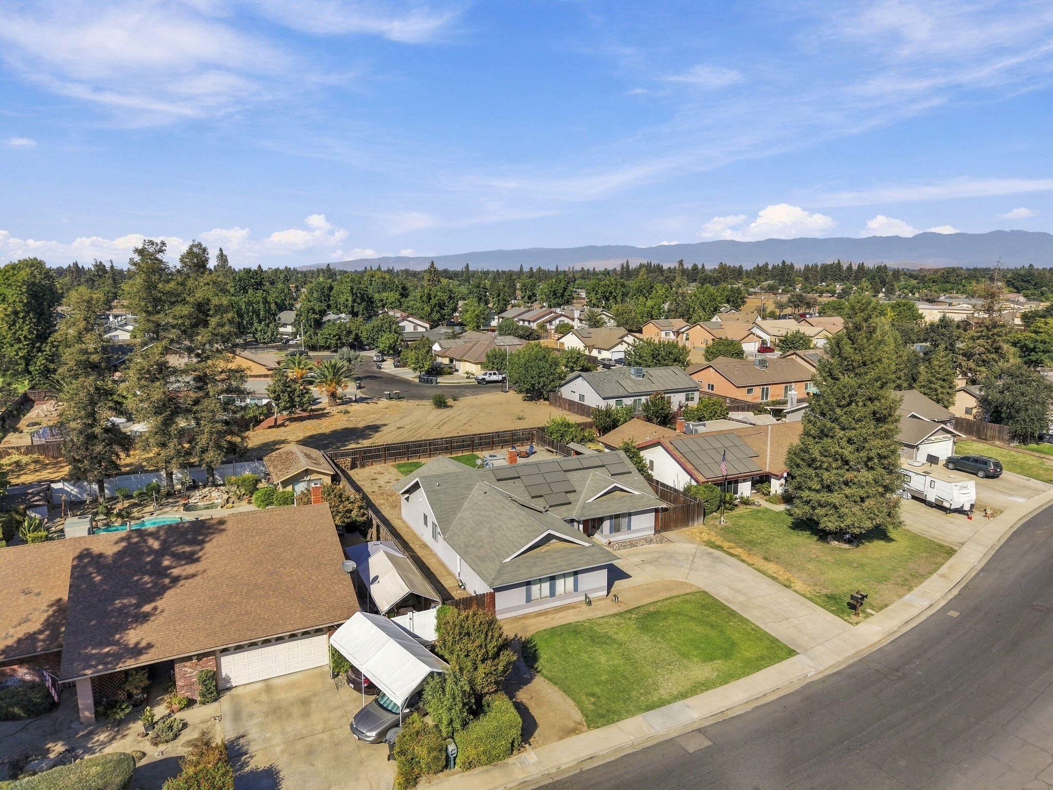 1920 E Mary Ave, Visalia, CA 93292
