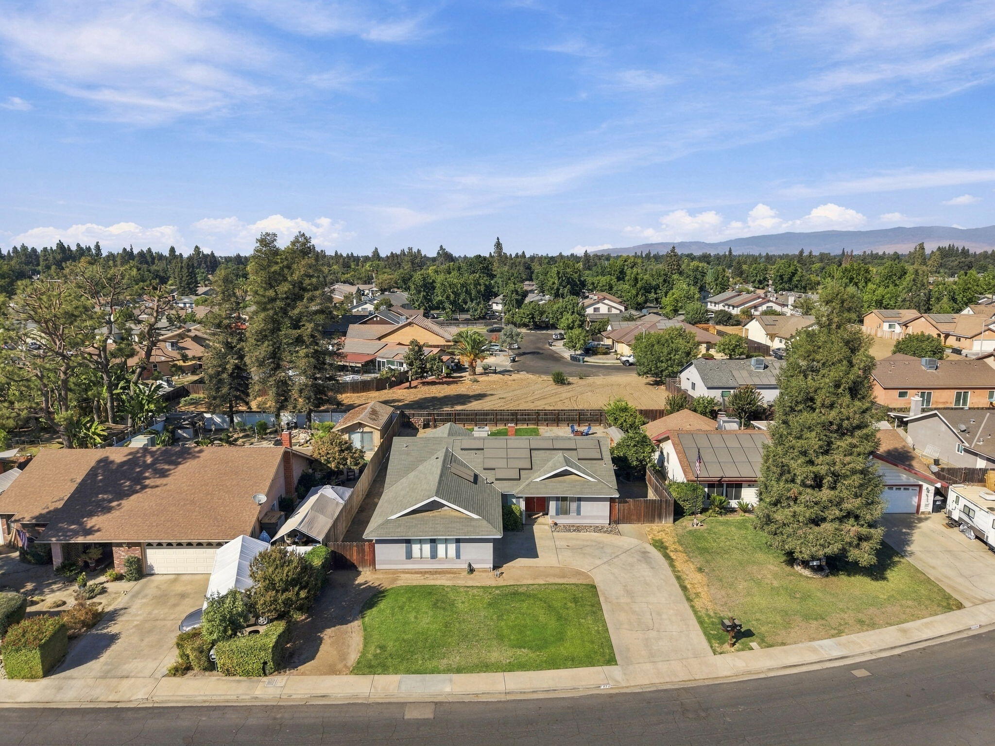 1920 E Mary Ave, Visalia, CA 93292