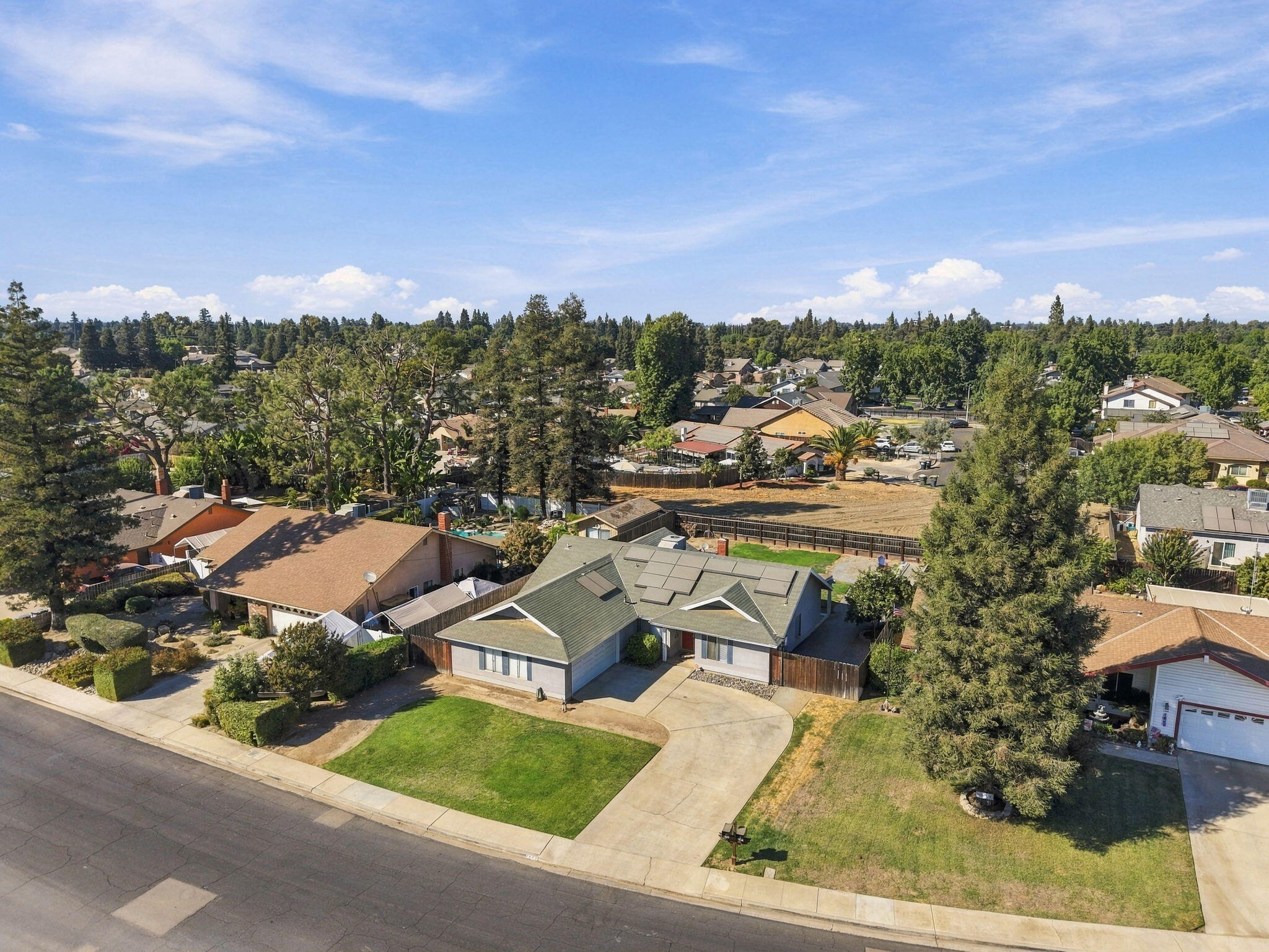 1920 E Mary Ave, Visalia, CA 93292