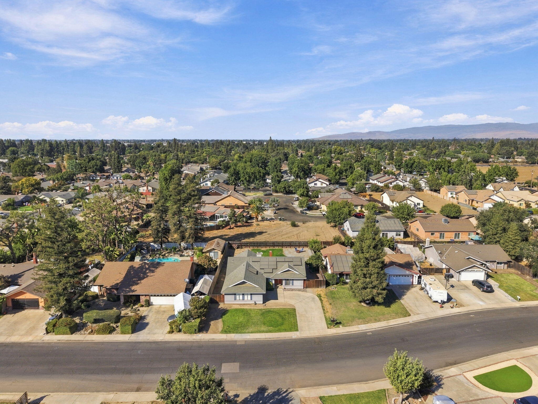 1920 E Mary Ave, Visalia, CA 93292