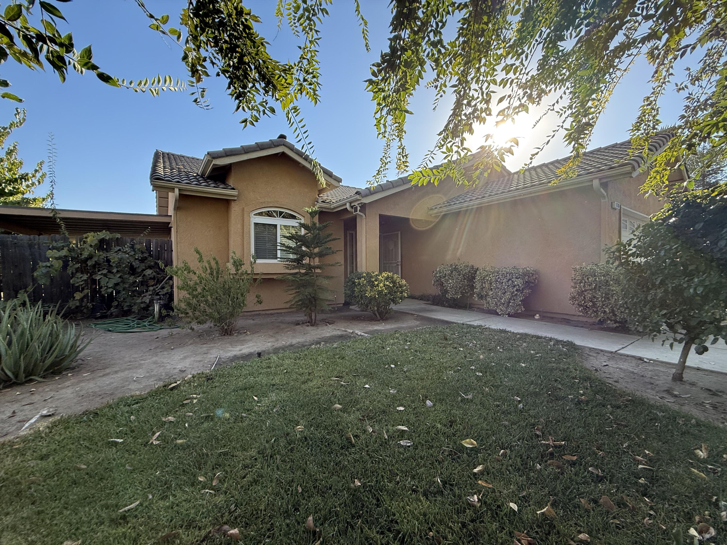 1178 Marks Ct Ct, Dinuba, CA 93618