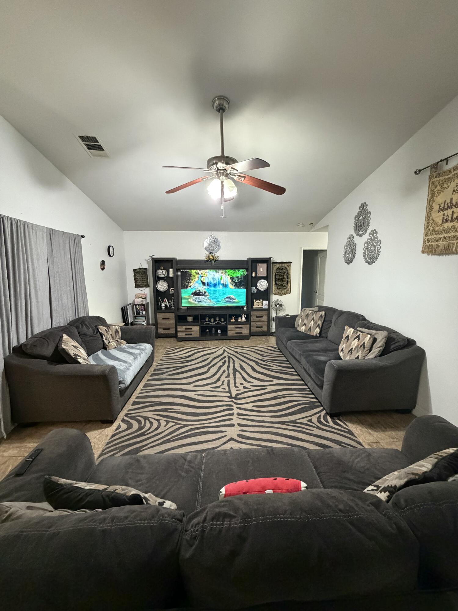 1178 Marks Ct Ct, Dinuba, CA 93618