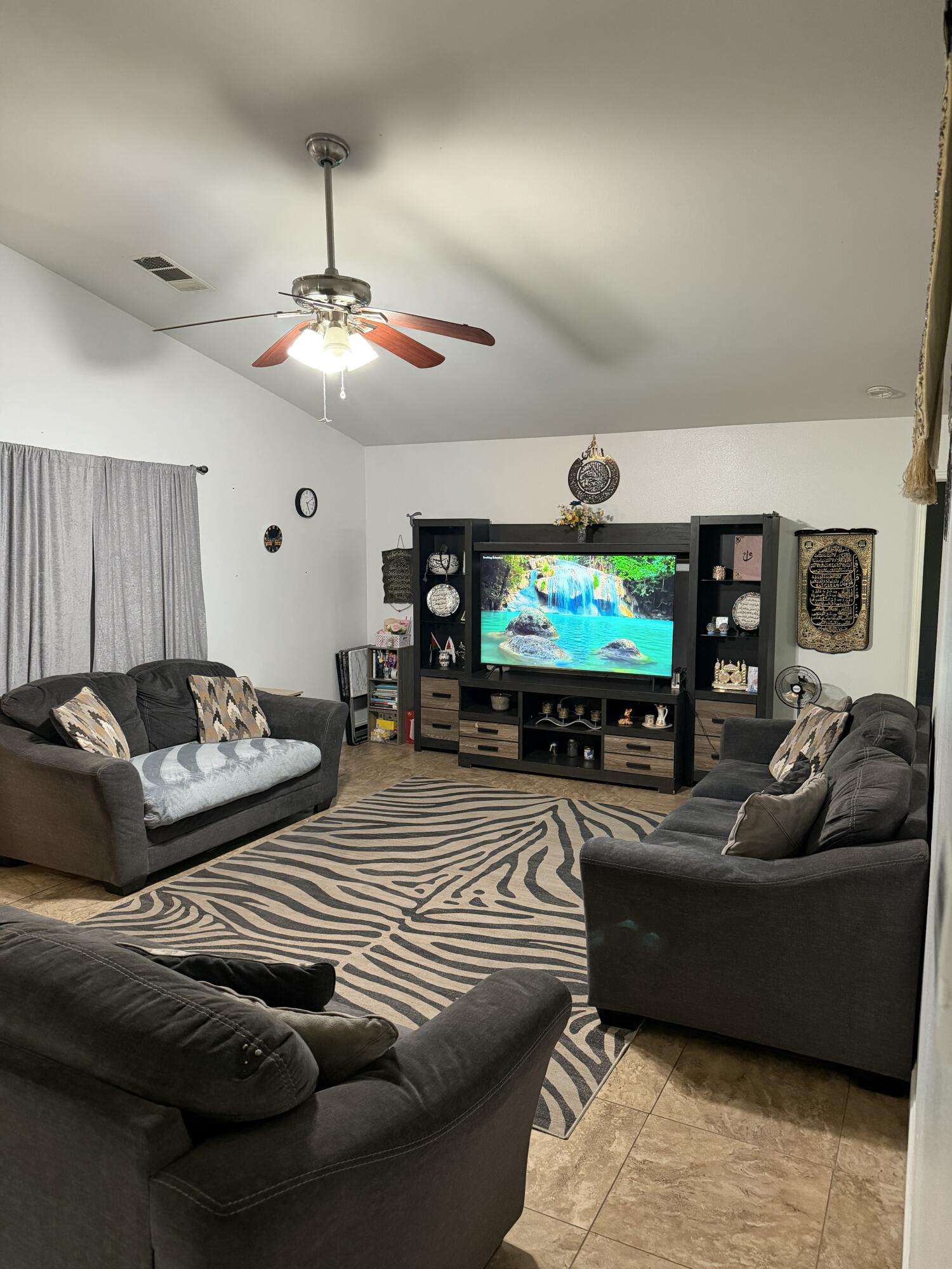 1178 Marks Ct Ct, Dinuba, CA 93618