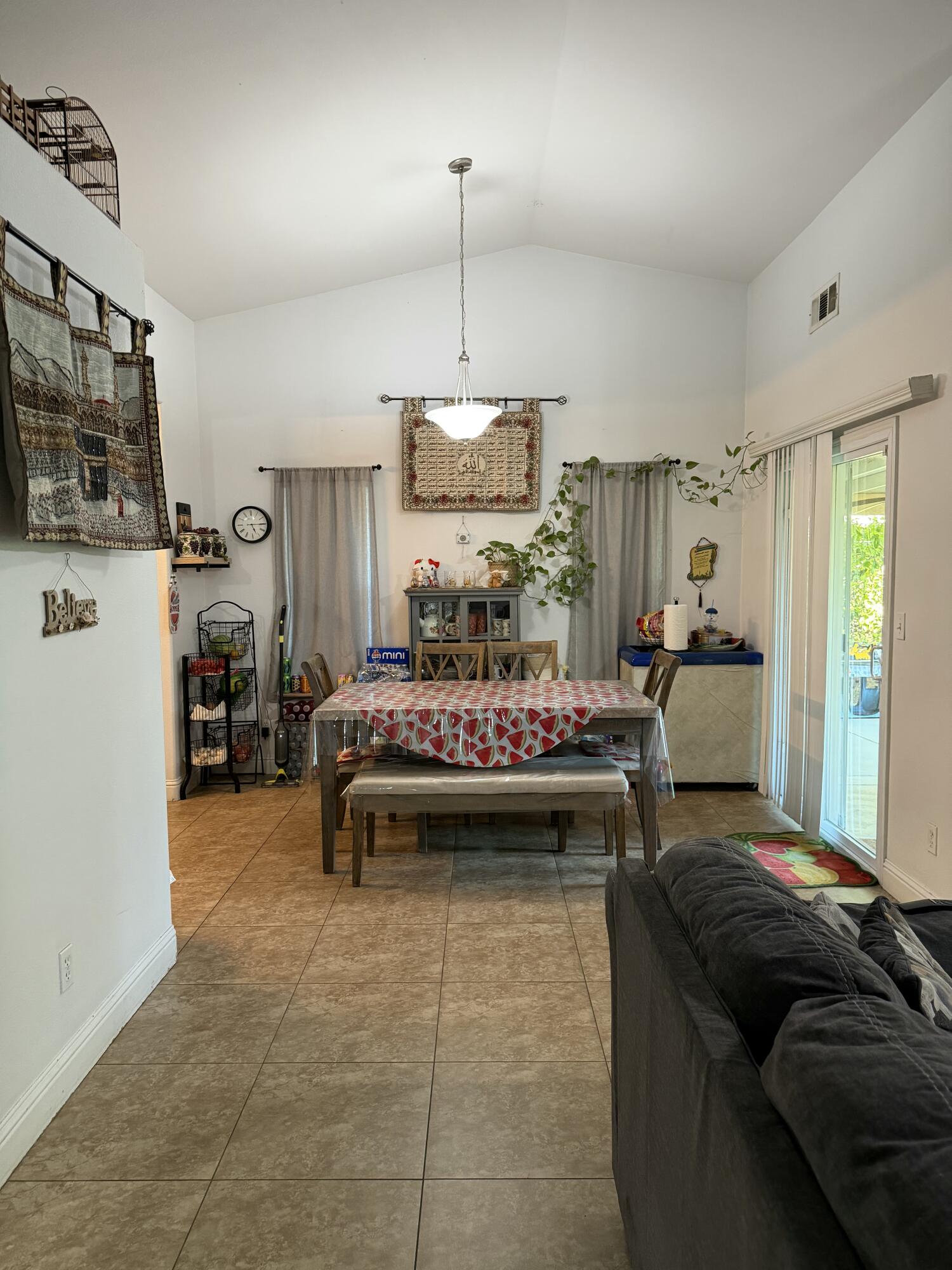 1178 Marks Ct Ct, Dinuba, CA 93618