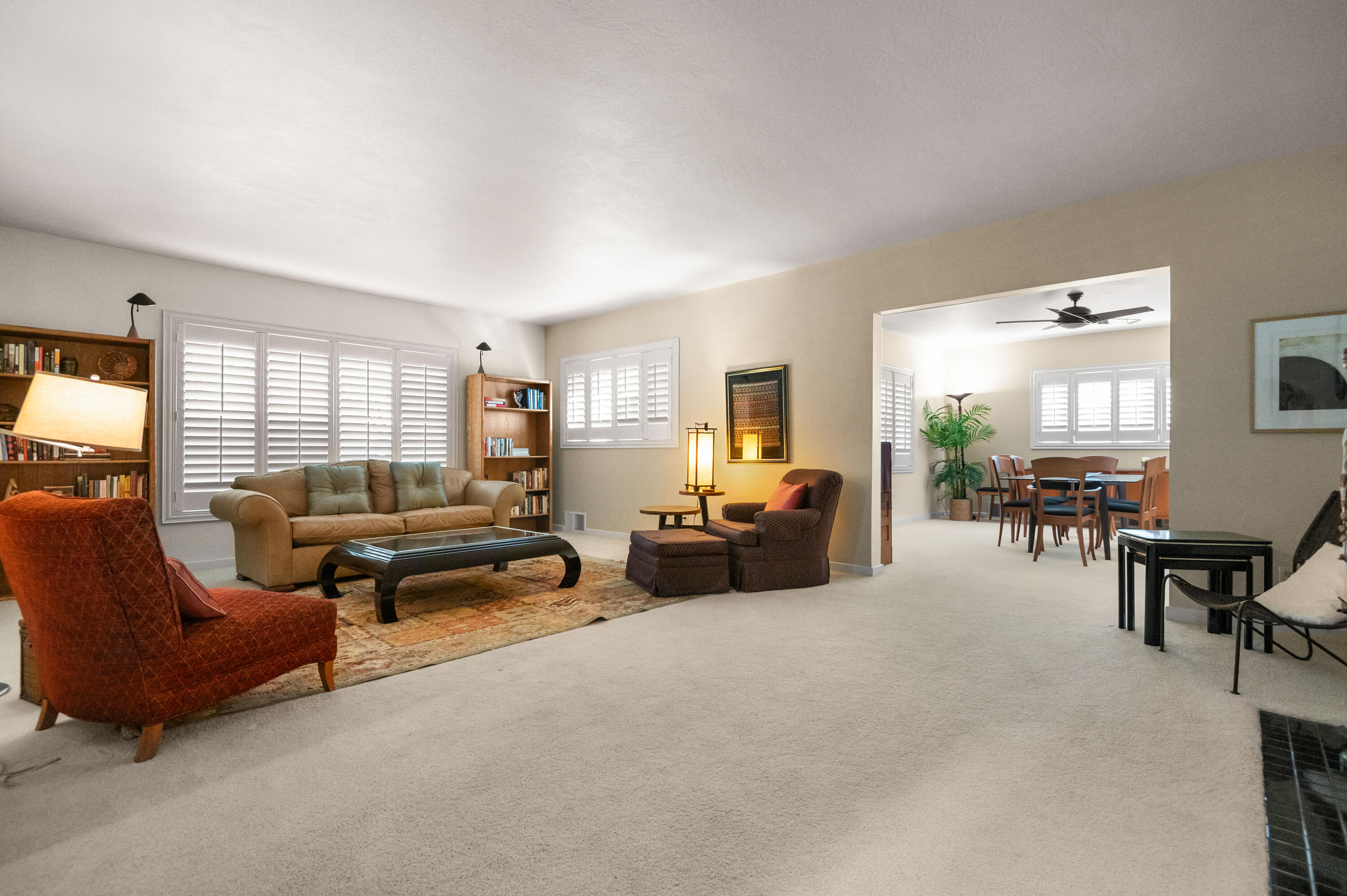 1907 Green Acres Dr, Visalia, CA 93291