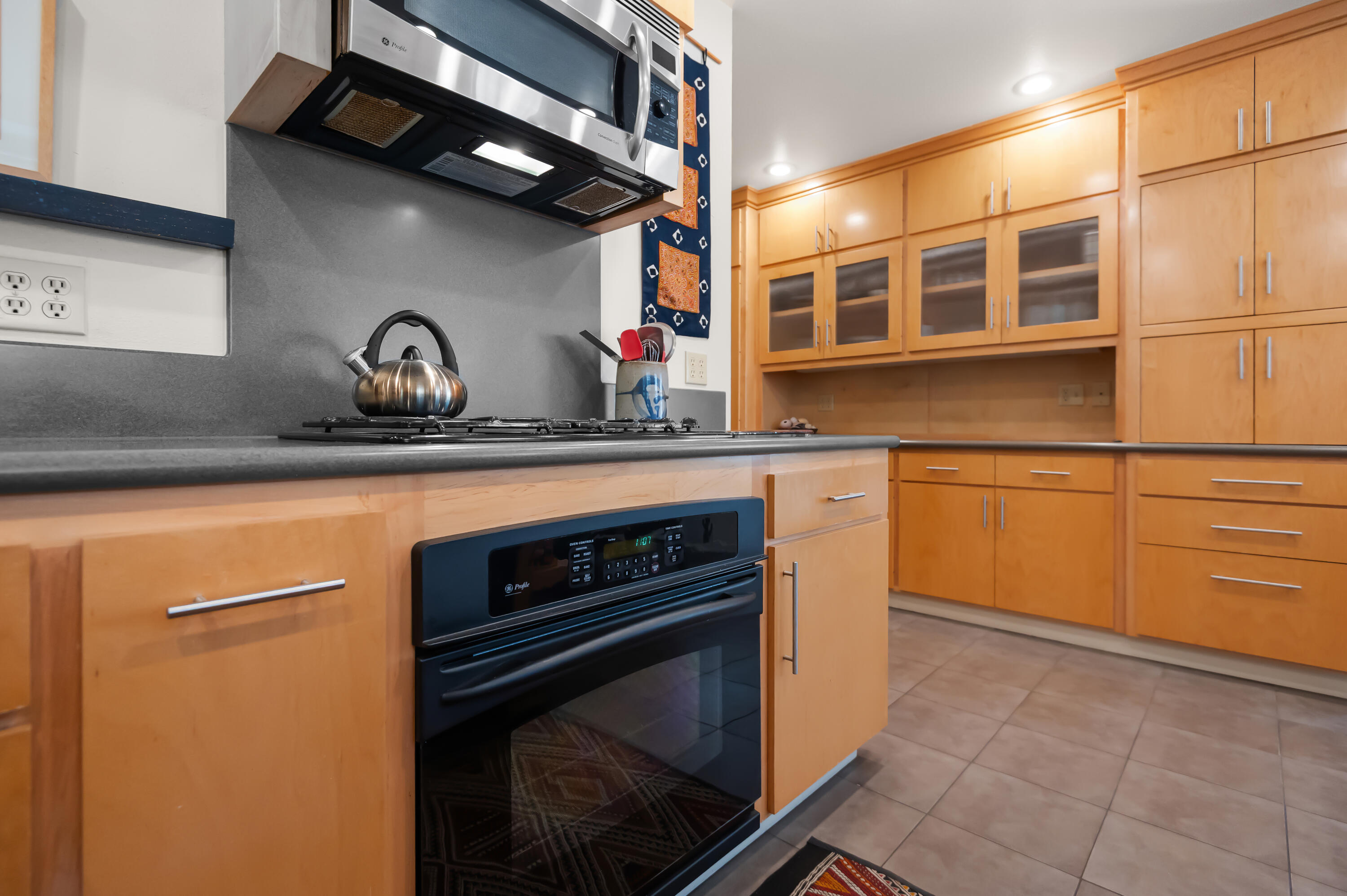 1907 Green Acres Dr, Visalia, CA 93291